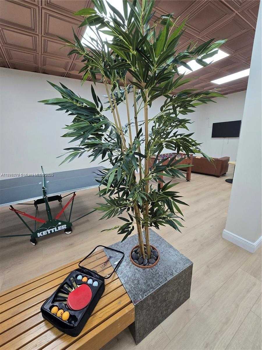 Small Image of 5825 COLLINS AVE #J4, Miami Beach Number 29