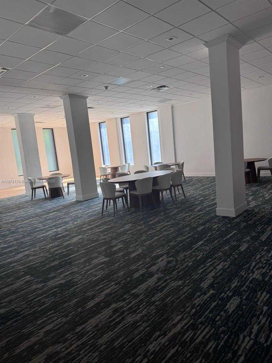 Small Image of 5825 COLLINS AVE #J4, Miami Beach Number 30