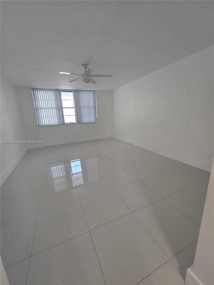 Small Image of 5825 COLLINS AVE #J4, Miami Beach Number 38