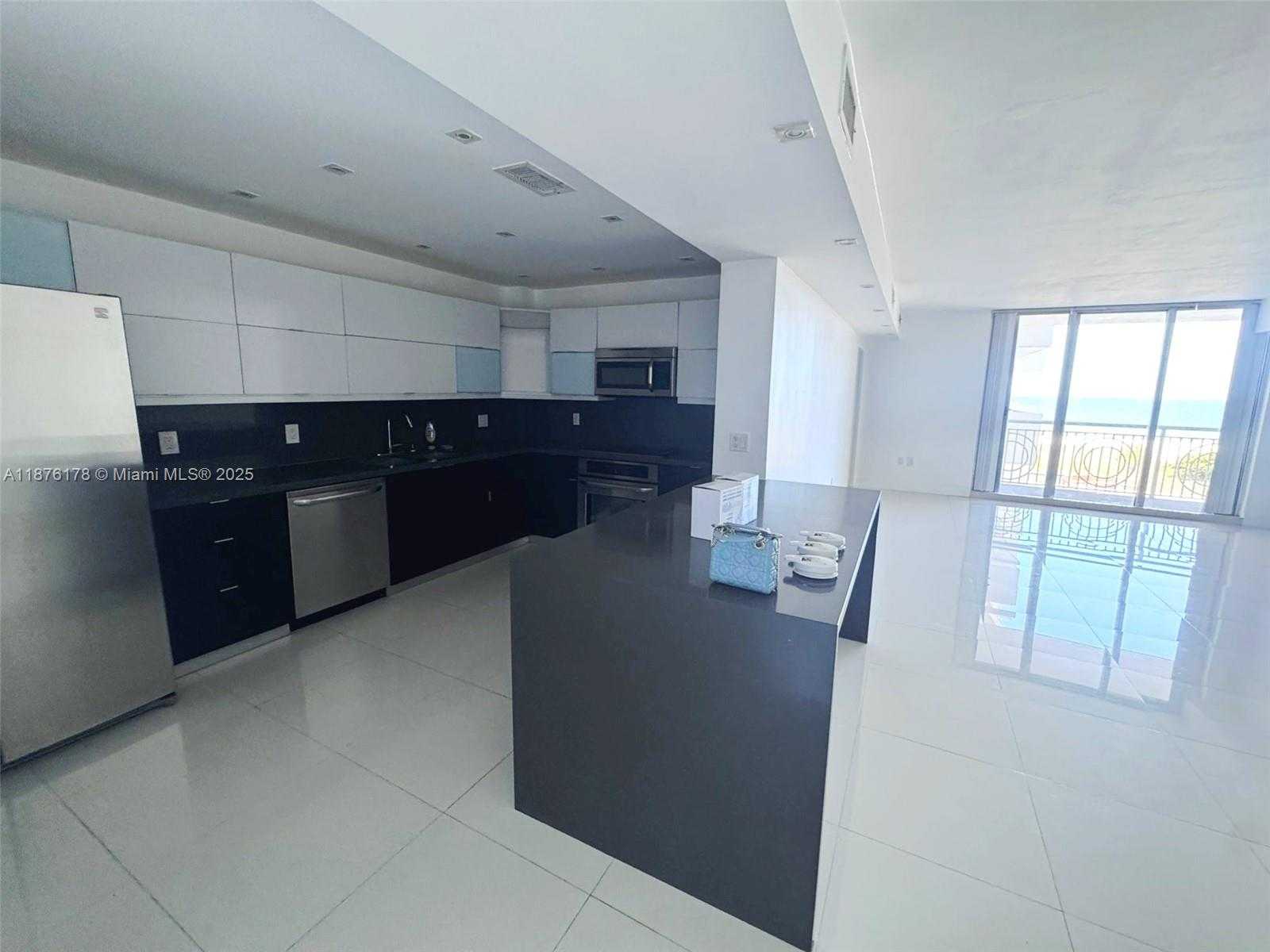 Small Image of 5825 COLLINS AVE #J4, Miami Beach Number 4