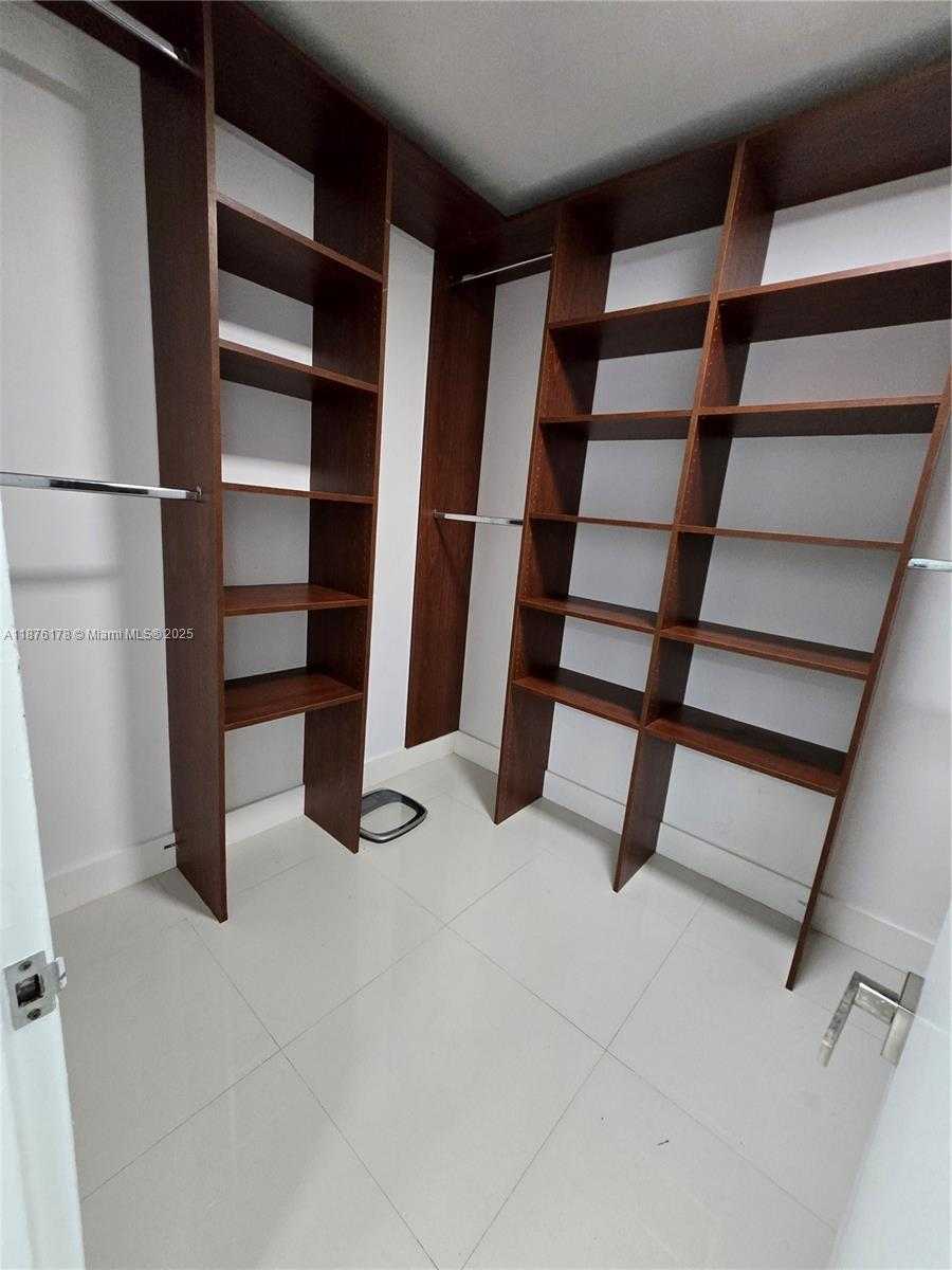 Small Image of 5825 COLLINS AVE #J4, Miami Beach Number 41