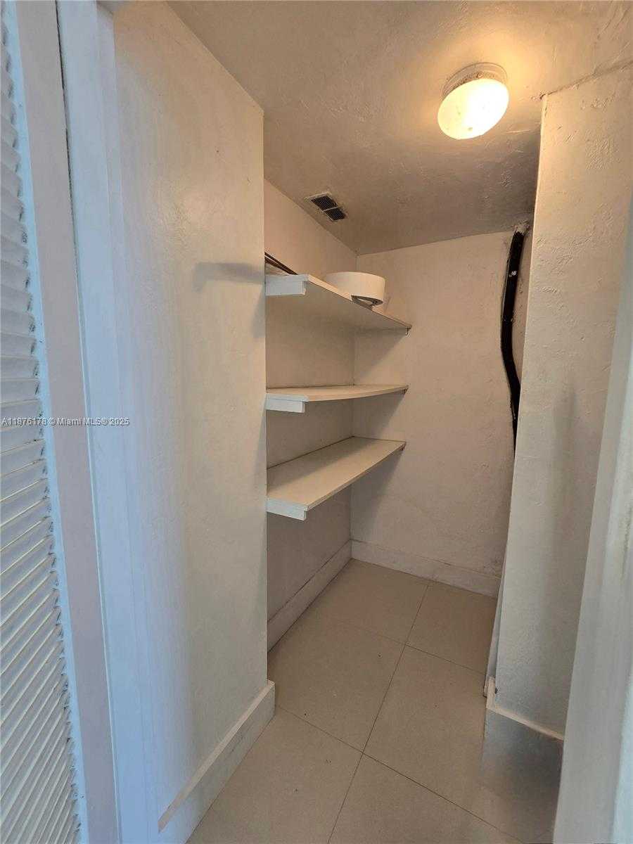 Small Image of 5825 COLLINS AVE #J4, Miami Beach Number 47