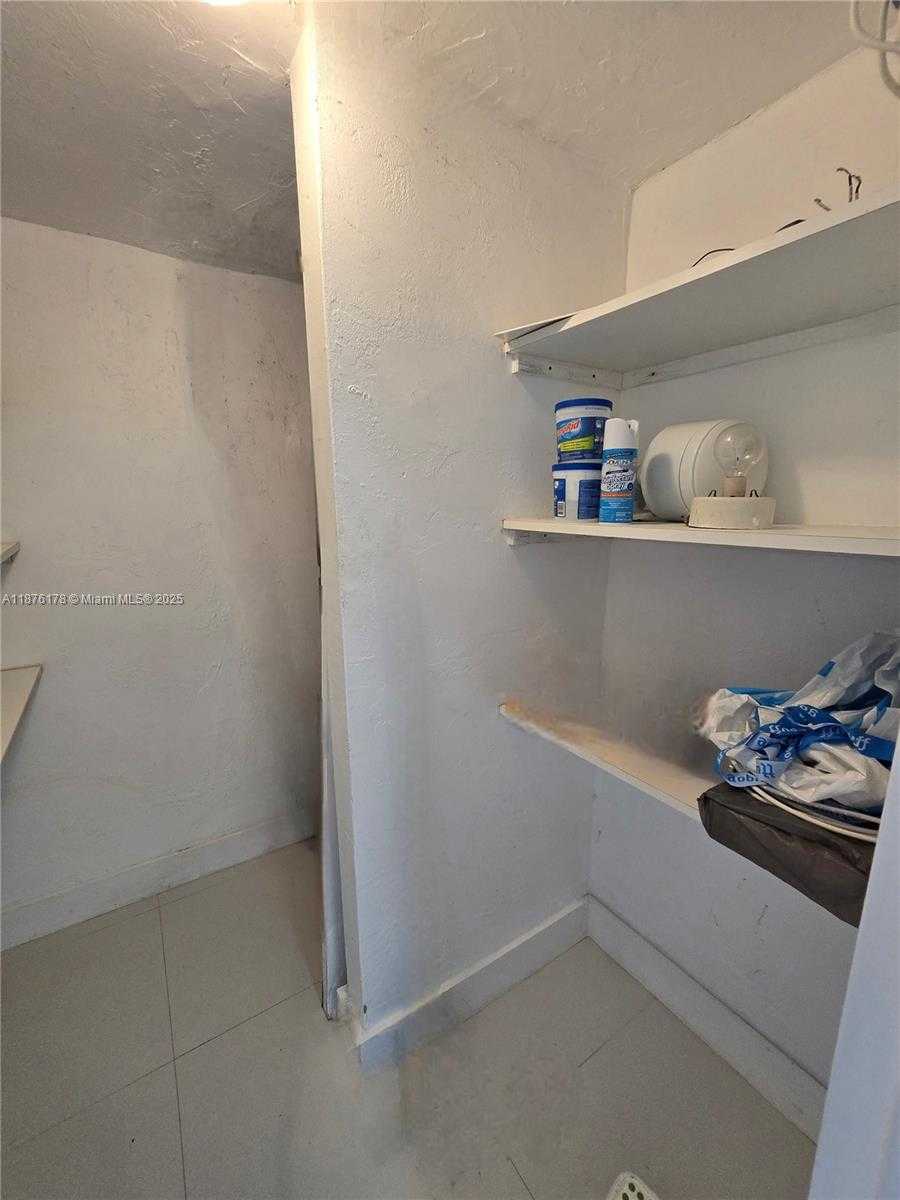 Small Image of 5825 COLLINS AVE #J4, Miami Beach Number 48