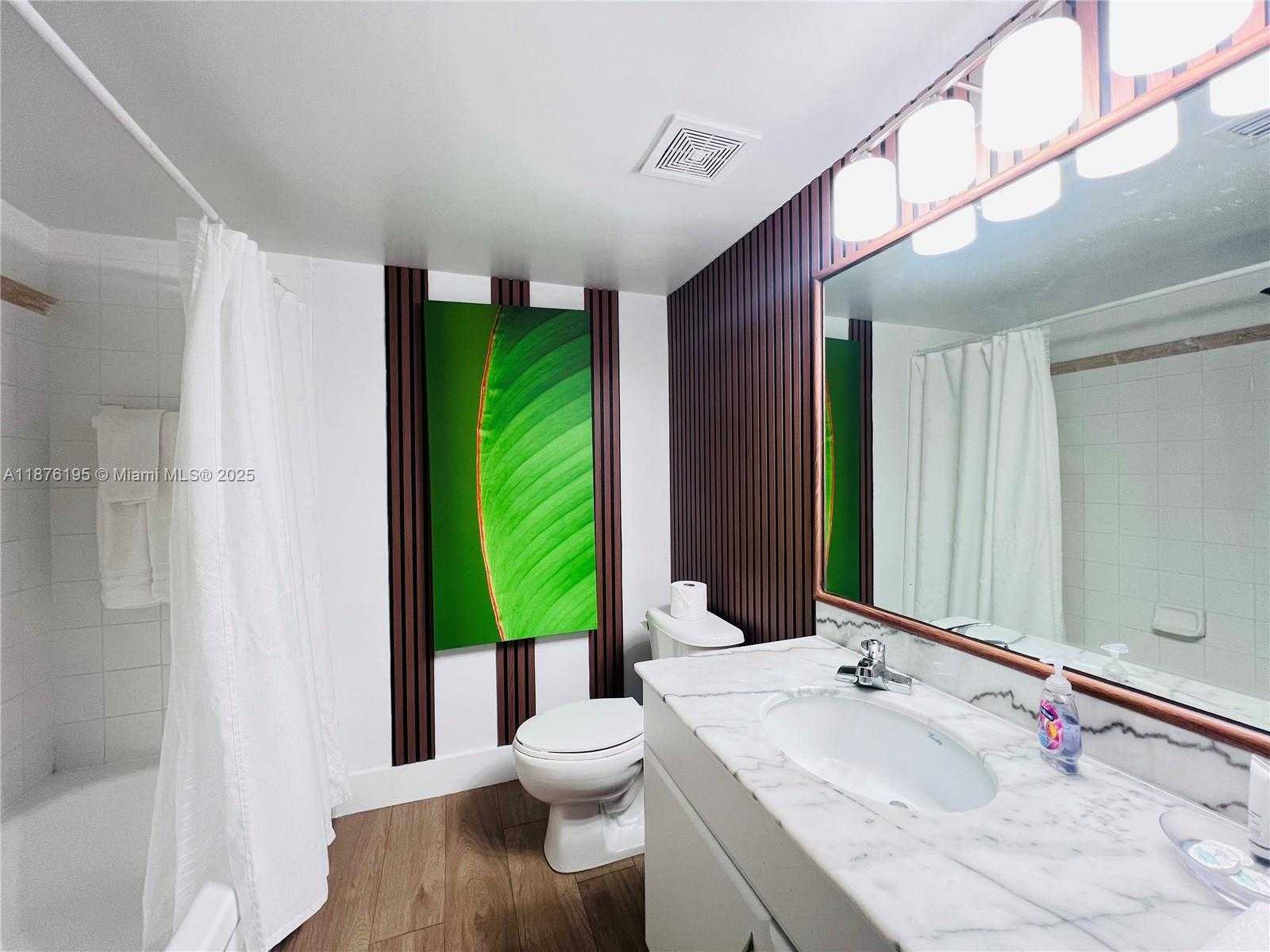 Small Image of 1200 BRICKELL BAY DR #2809, Miami Number 11
