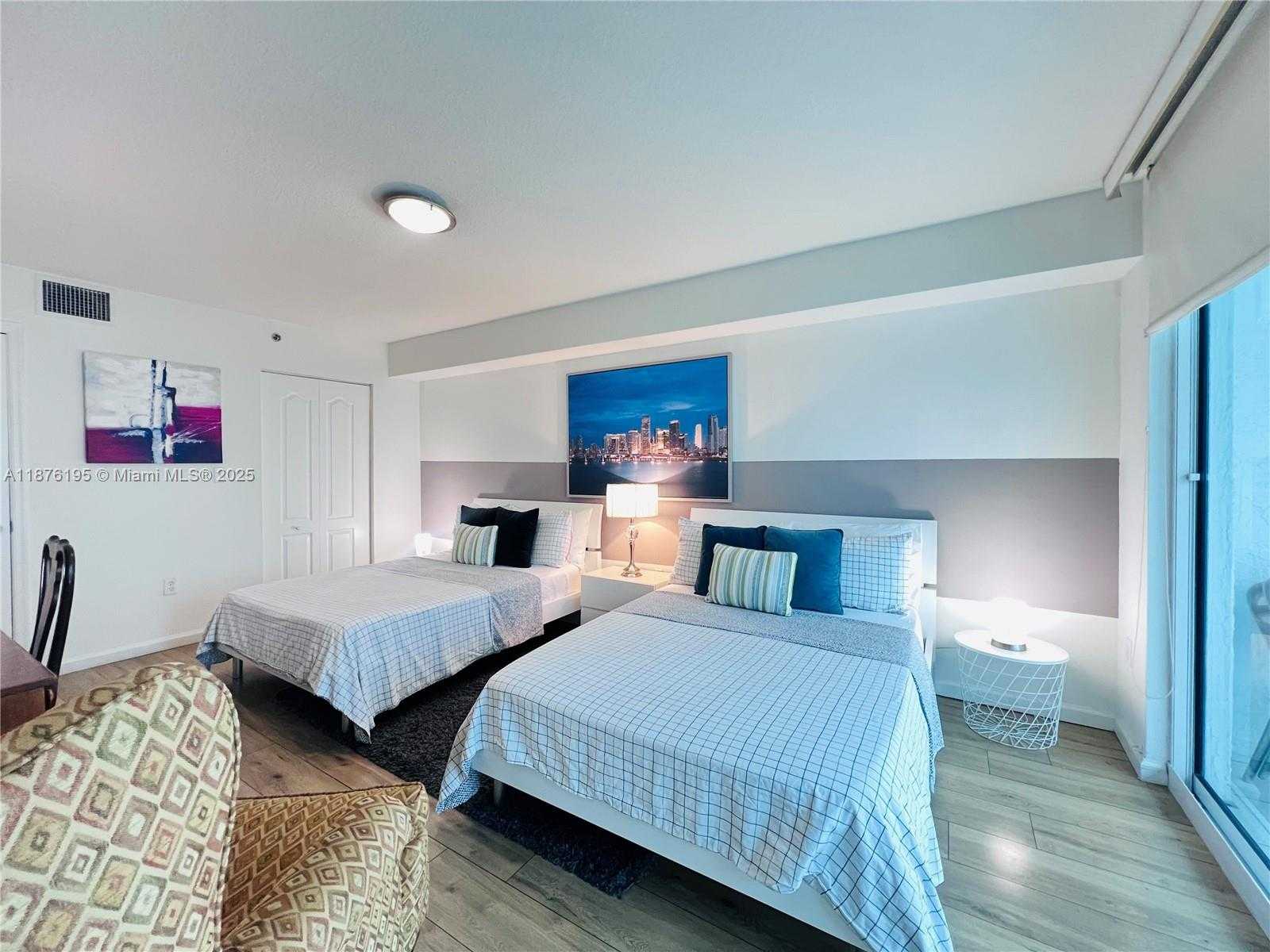 Small Image of 1200 BRICKELL BAY DR #2809, Miami Number 15