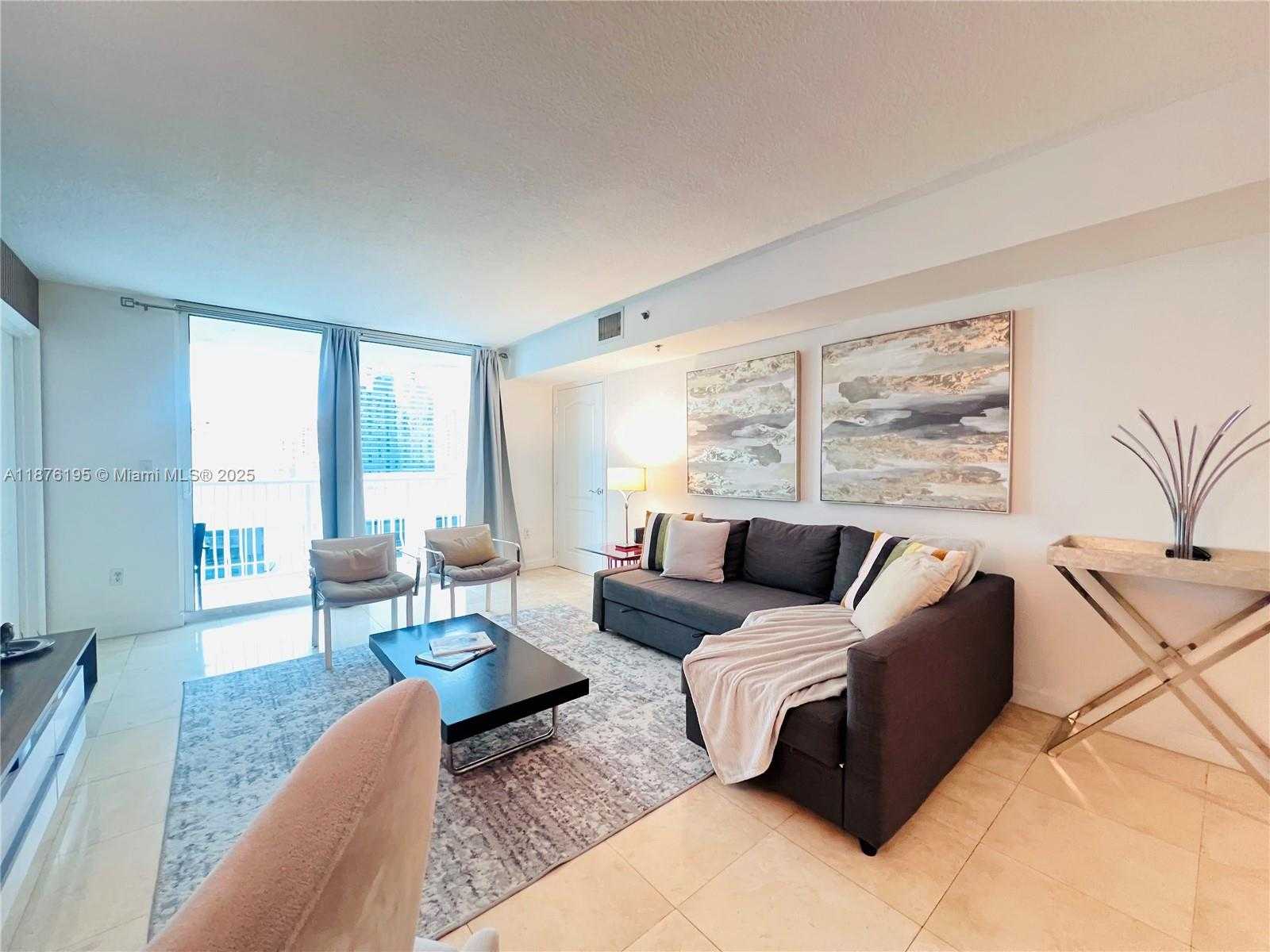 Small Image of 1200 BRICKELL BAY DR #2809, Miami Number 5