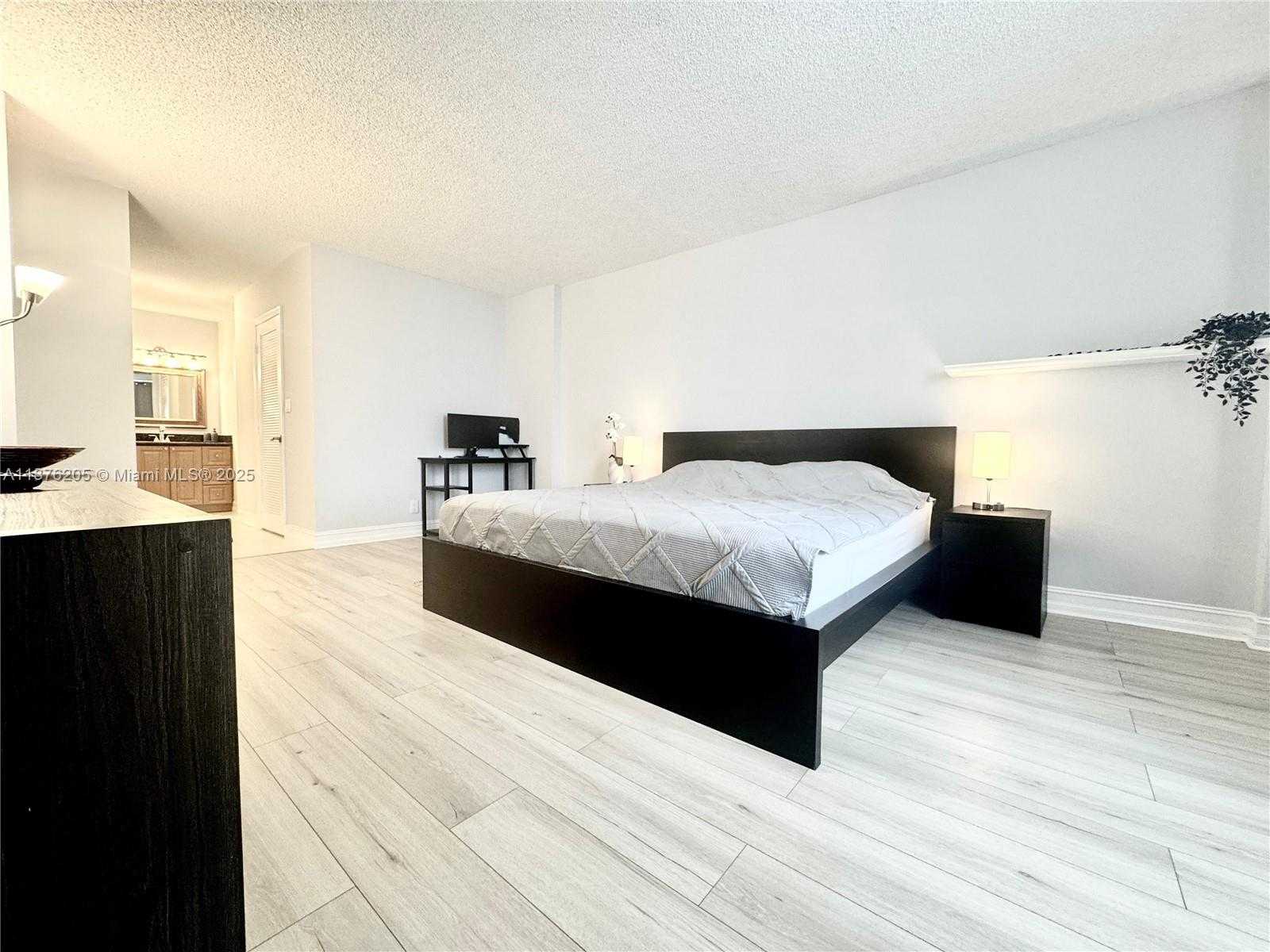 Small Image of 3800 SOUTH OCEAN DR #525, Hollywood Number 33