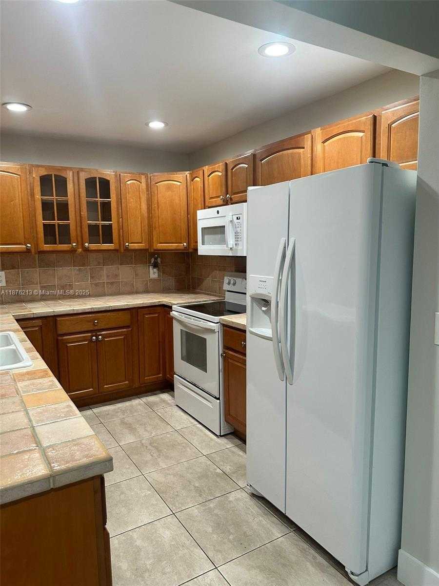 Small Image of 8563 SOUTH WEST 115TH CT #8563, Miami Number 10