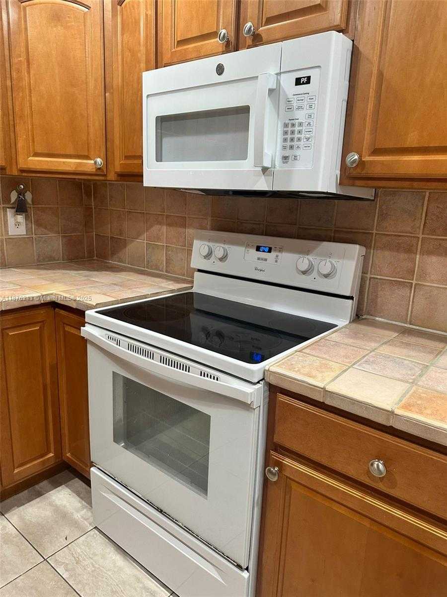 Small Image of 8563 SOUTH WEST 115TH CT #8563, Miami Number 11