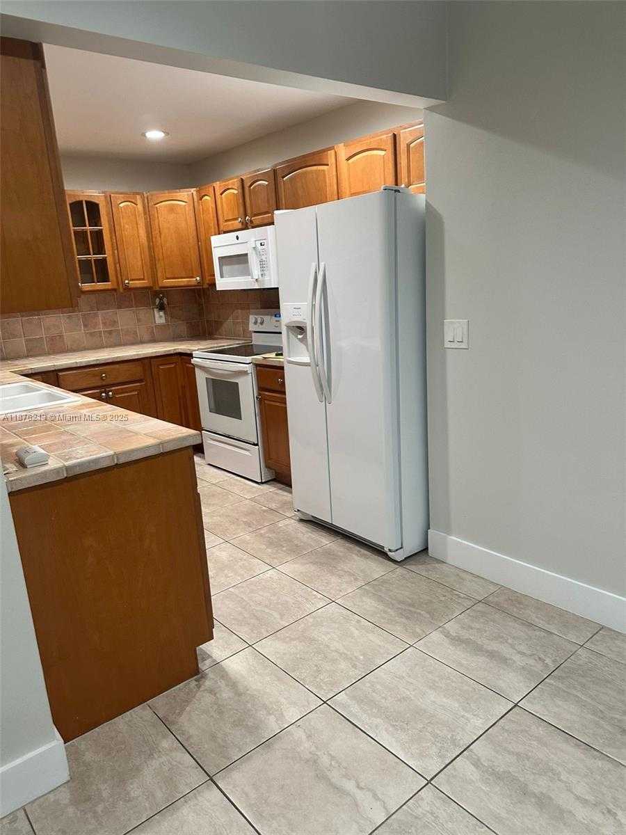 Small Image of 8563 SOUTH WEST 115TH CT #8563, Miami Number 12