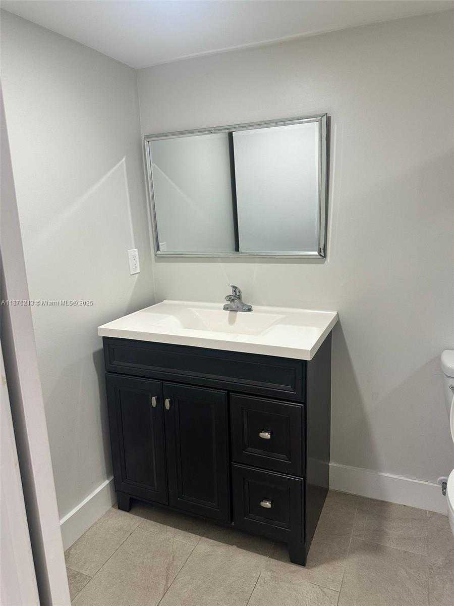 Small Image of 8563 SOUTH WEST 115TH CT #8563, Miami Number 16