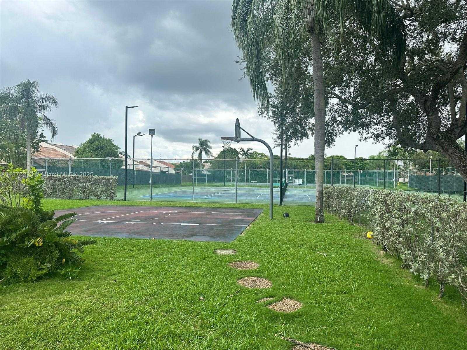 Small Image of 8563 SOUTH WEST 115TH CT #8563, Miami Number 5