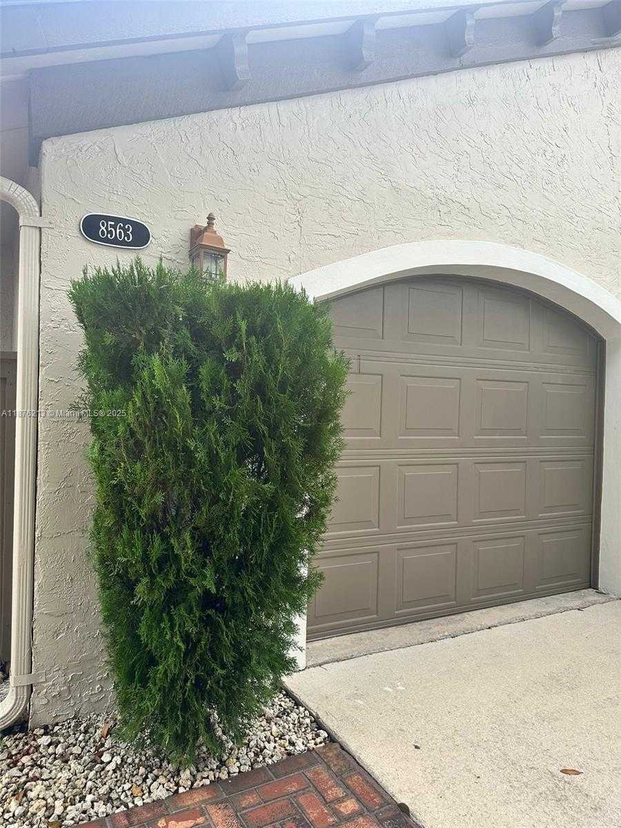 Small Image of 8563 SOUTH WEST 115TH CT #8563, Miami Number 6