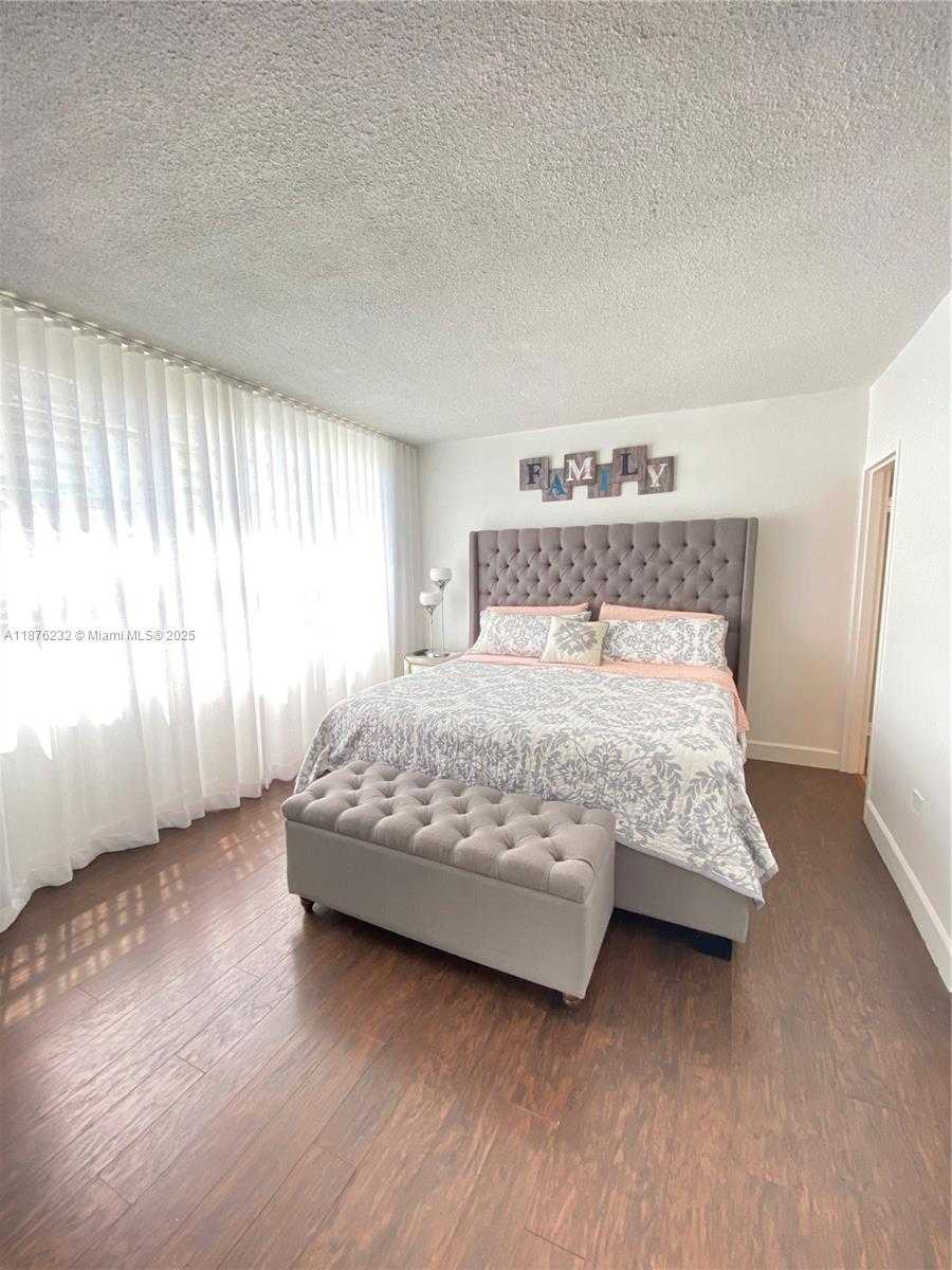 Small Image of 905 BRICKELL BAY DR #327, Miami Number 16