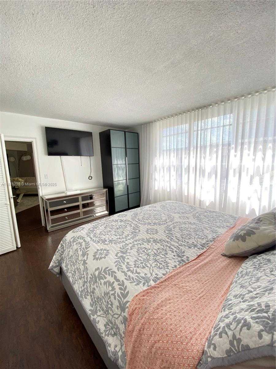 Small Image of 905 BRICKELL BAY DR #327, Miami Number 18