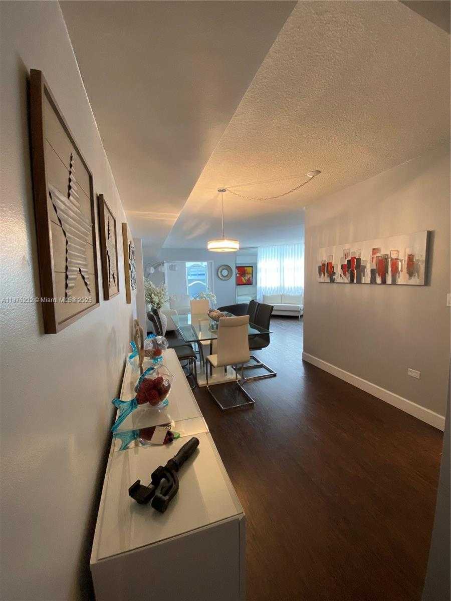 Small Image of 905 BRICKELL BAY DR #327, Miami Number 4