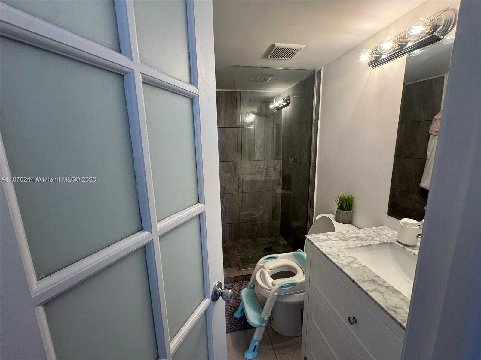 Small Image of 600 NORTH EAST 36TH ST #821, Miami Number 18