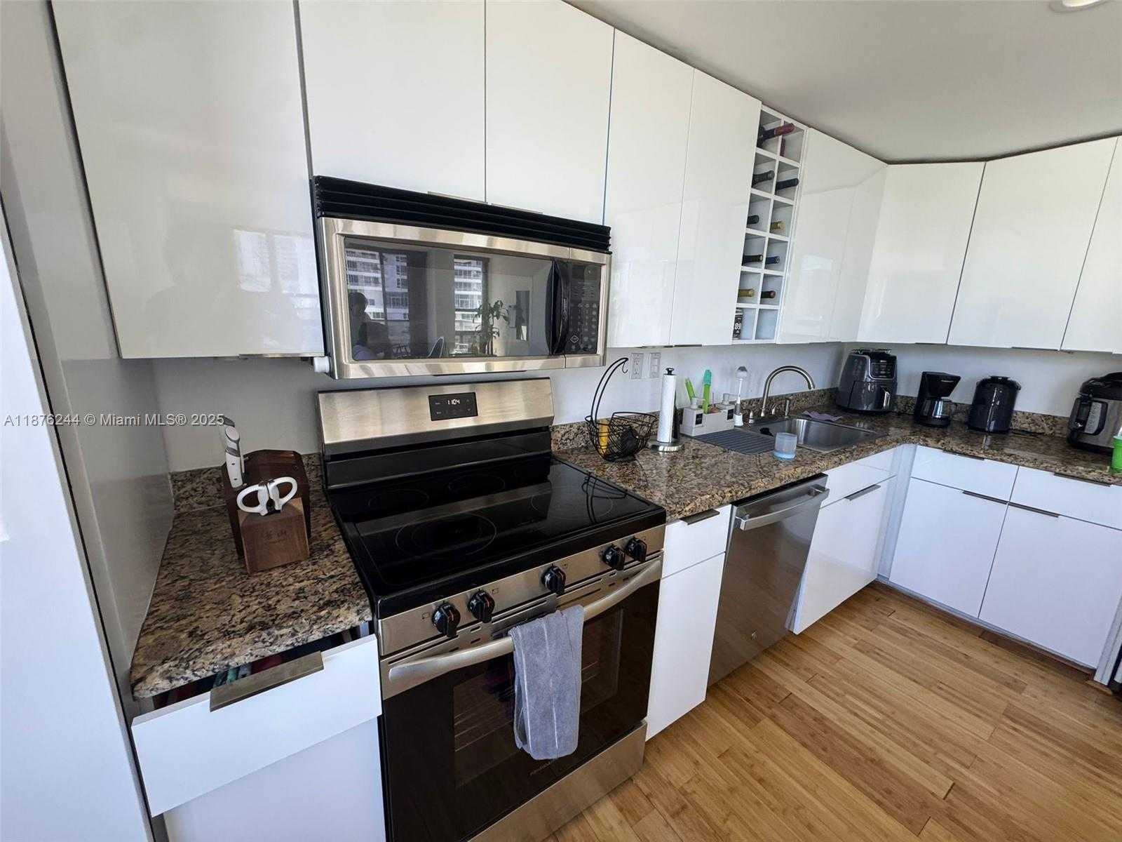 Small Image of 600 NORTH EAST 36TH ST #821, Miami Number 27