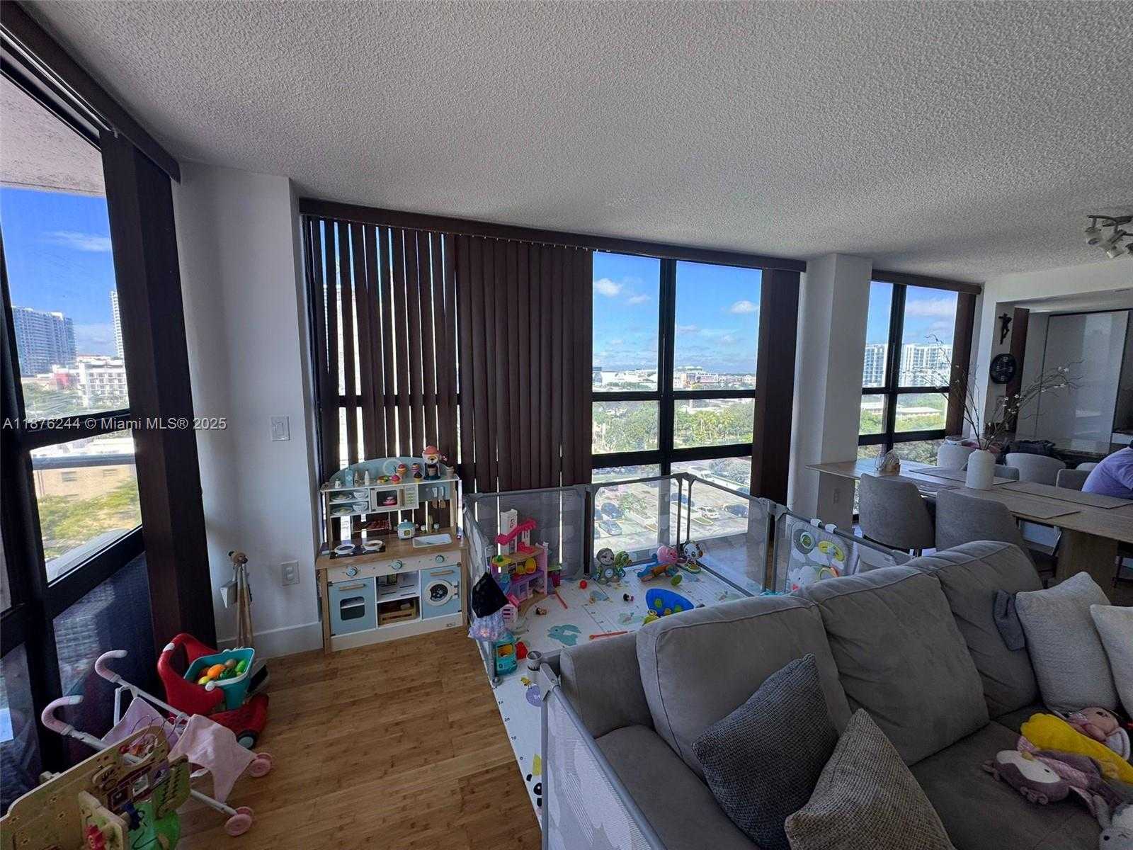 Small Image of 600 NORTH EAST 36TH ST #821, Miami Number 4
