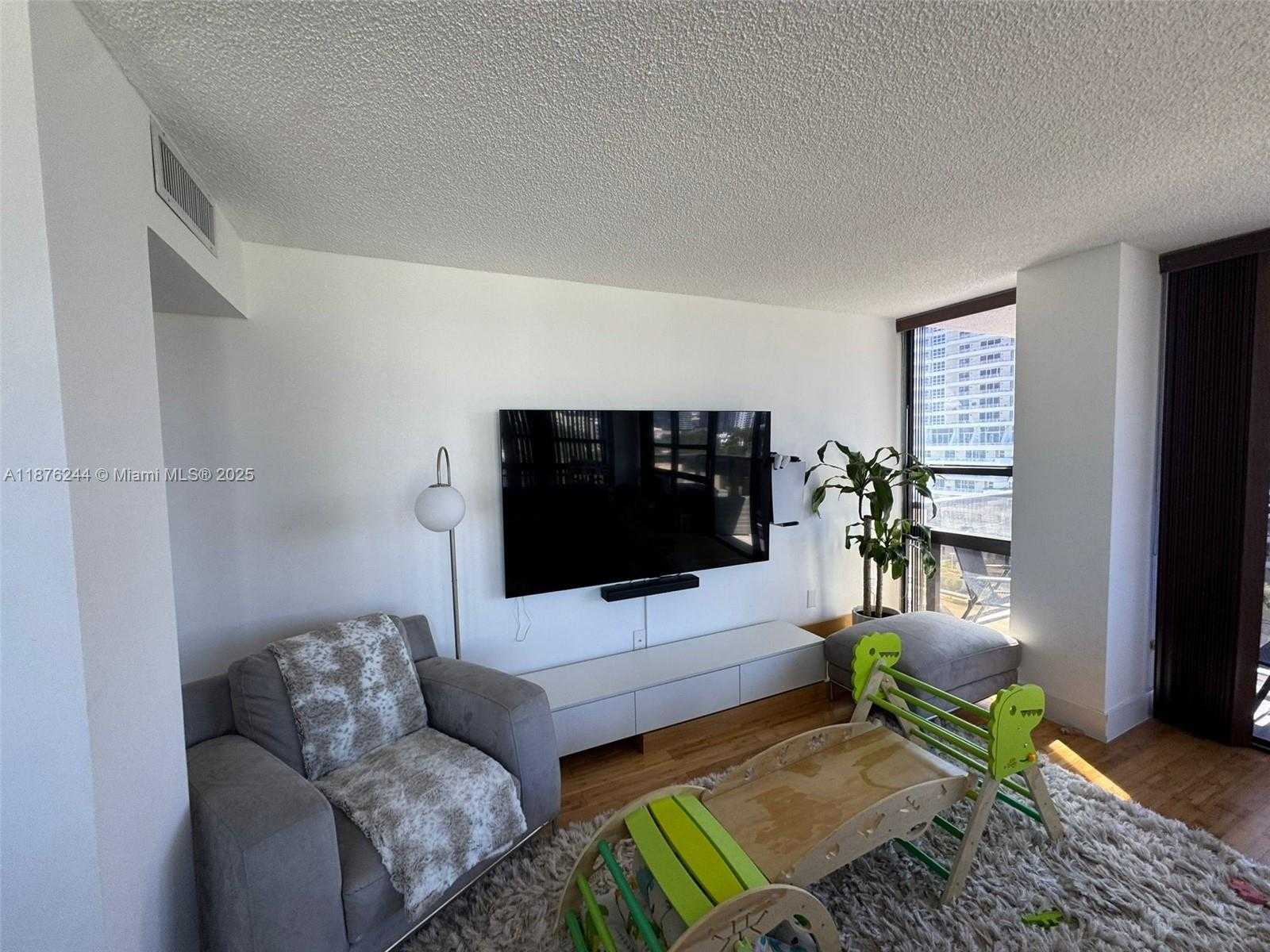 Small Image of 600 NORTH EAST 36TH ST #821, Miami Number 5