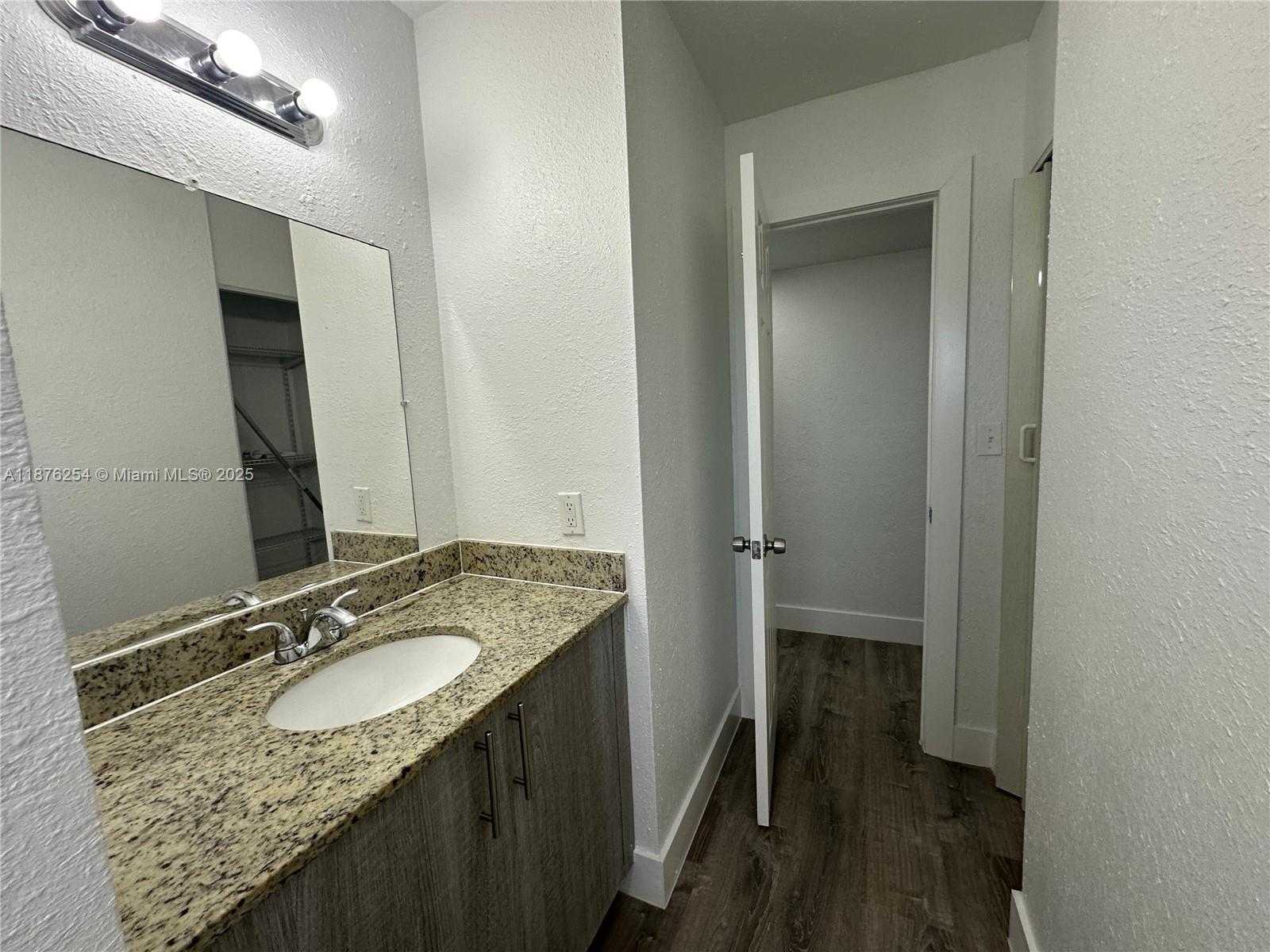 Small Image of 2843 FILLMORE ST #207, Hollywood Number 10