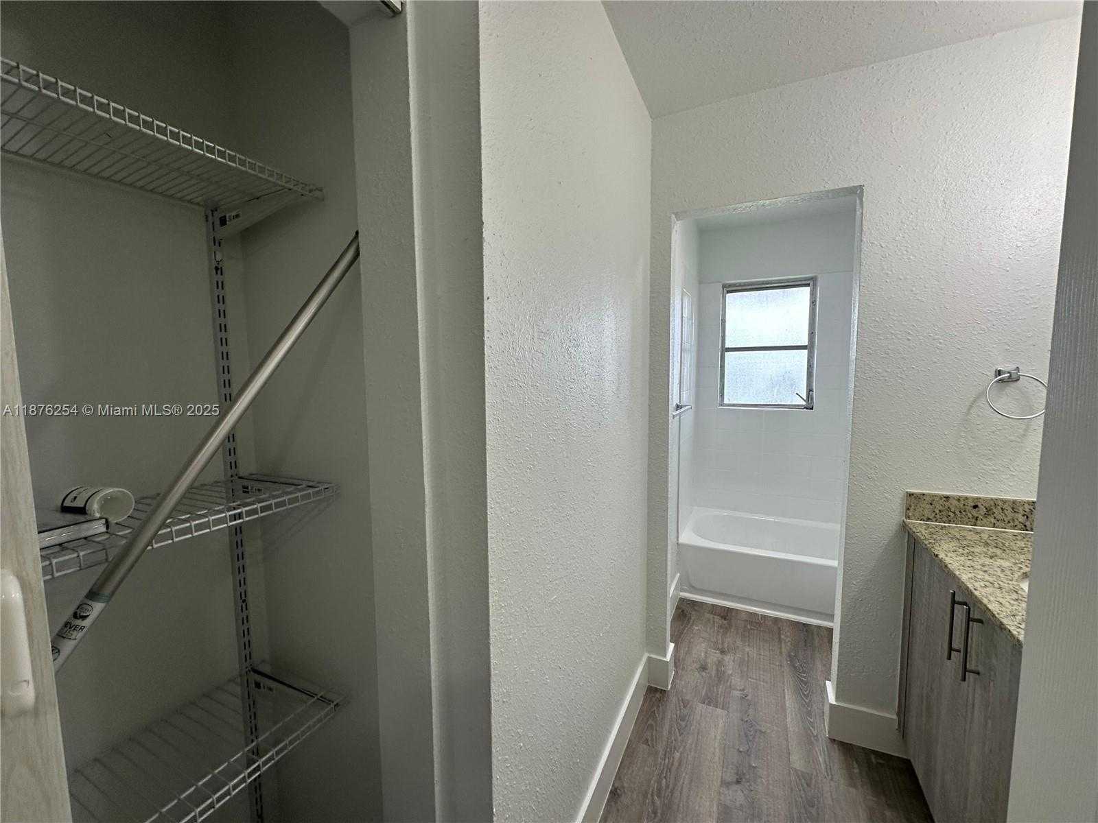 Small Image of 2843 FILLMORE ST #207, Hollywood Number 11