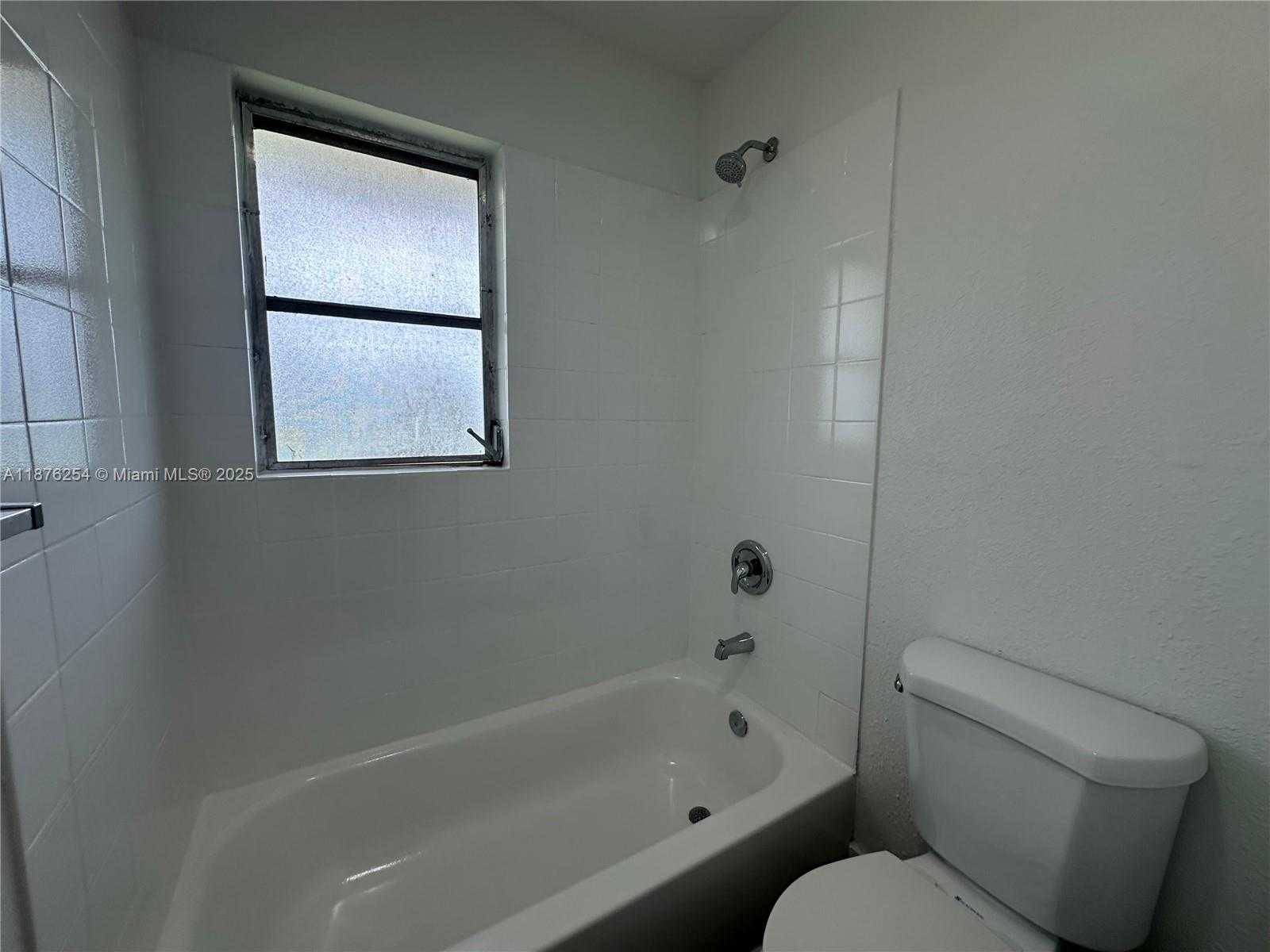 Small Image of 2843 FILLMORE ST #207, Hollywood Number 13