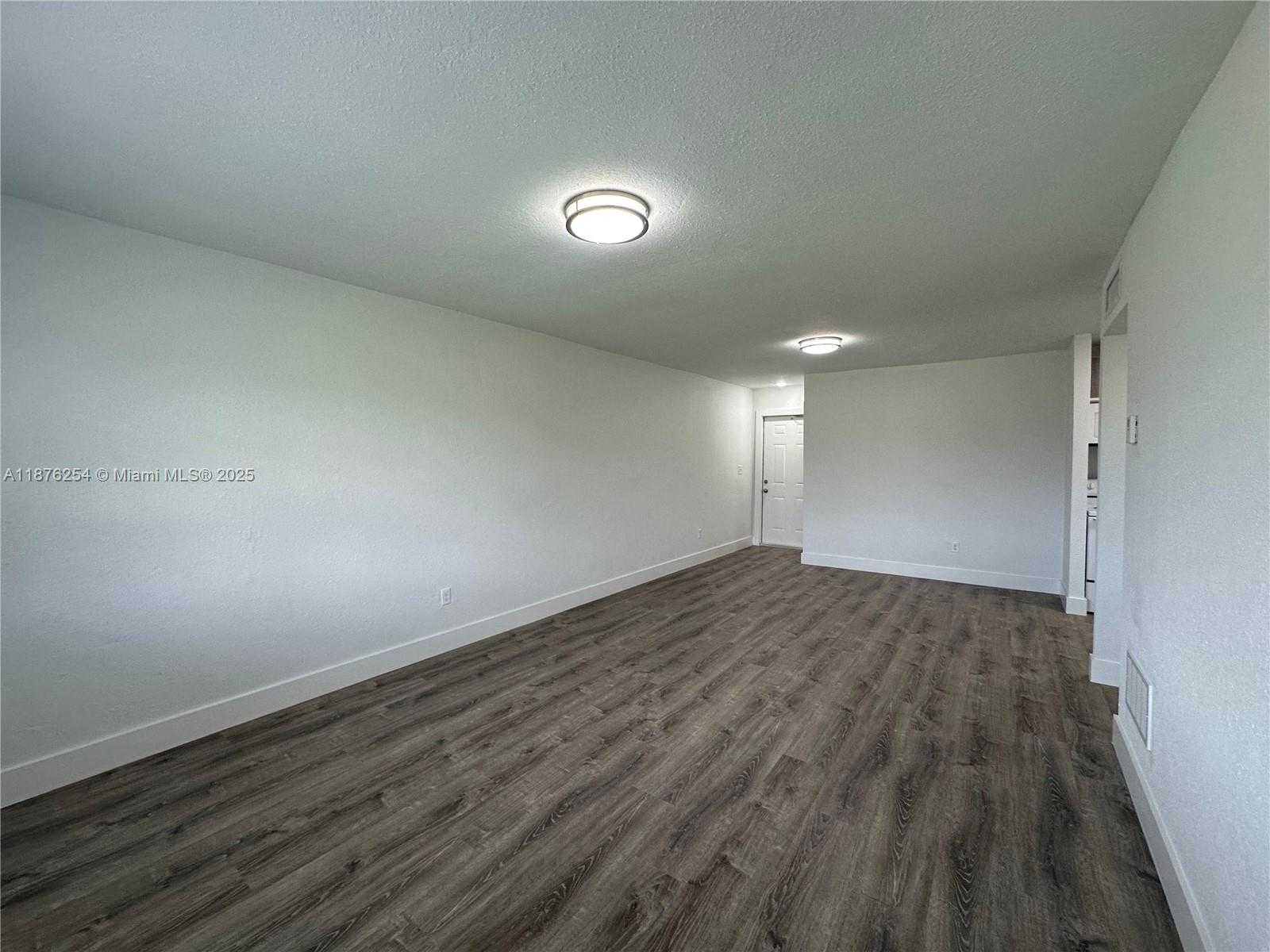 Small Image of 2843 FILLMORE ST #207, Hollywood Number 2