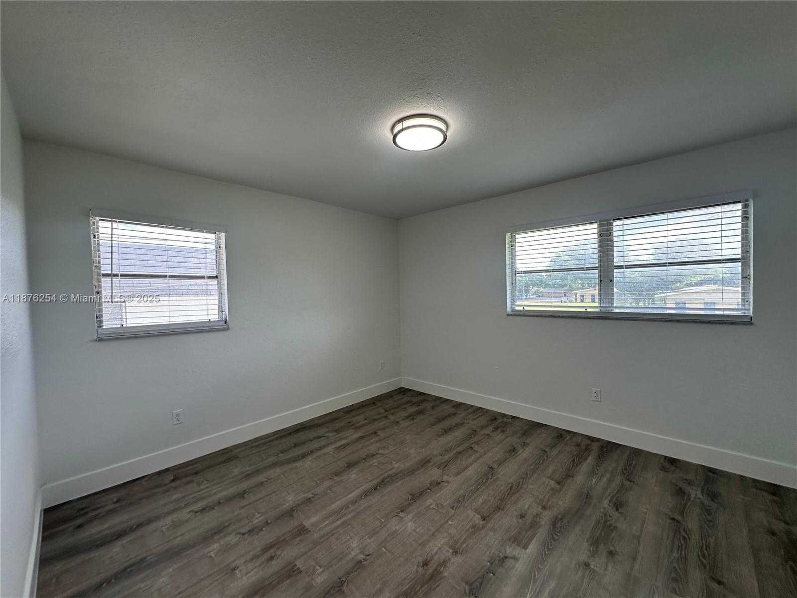 Small Image of 2843 FILLMORE ST #207, Hollywood Number 20