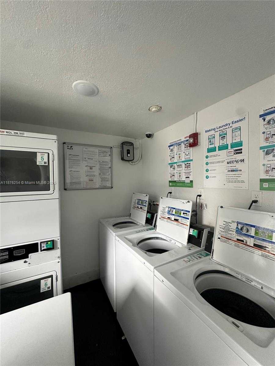 Small Image of 2843 FILLMORE ST #207, Hollywood Number 22