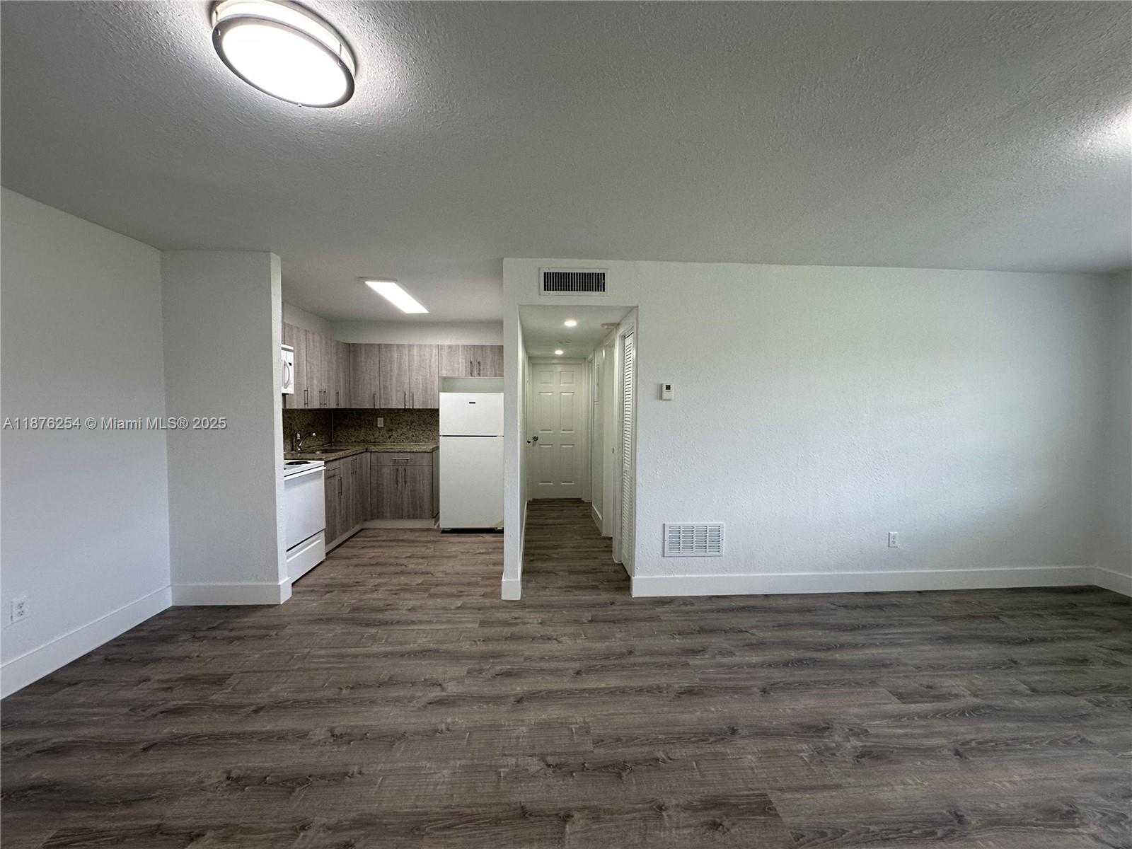 Small Image of 2843 FILLMORE ST #207, Hollywood Number 3