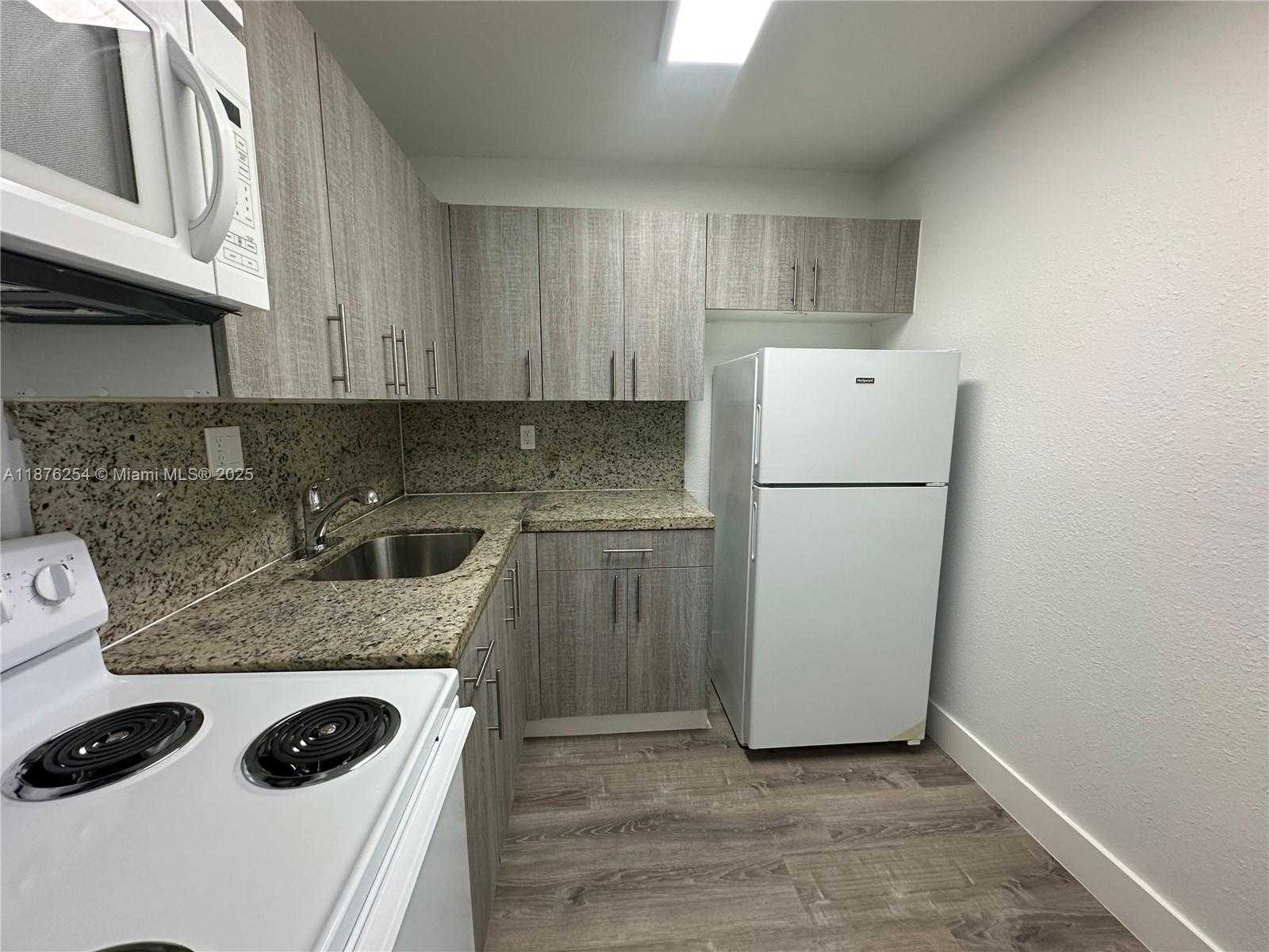 Small Image of 2843 FILLMORE ST #207, Hollywood Number 7