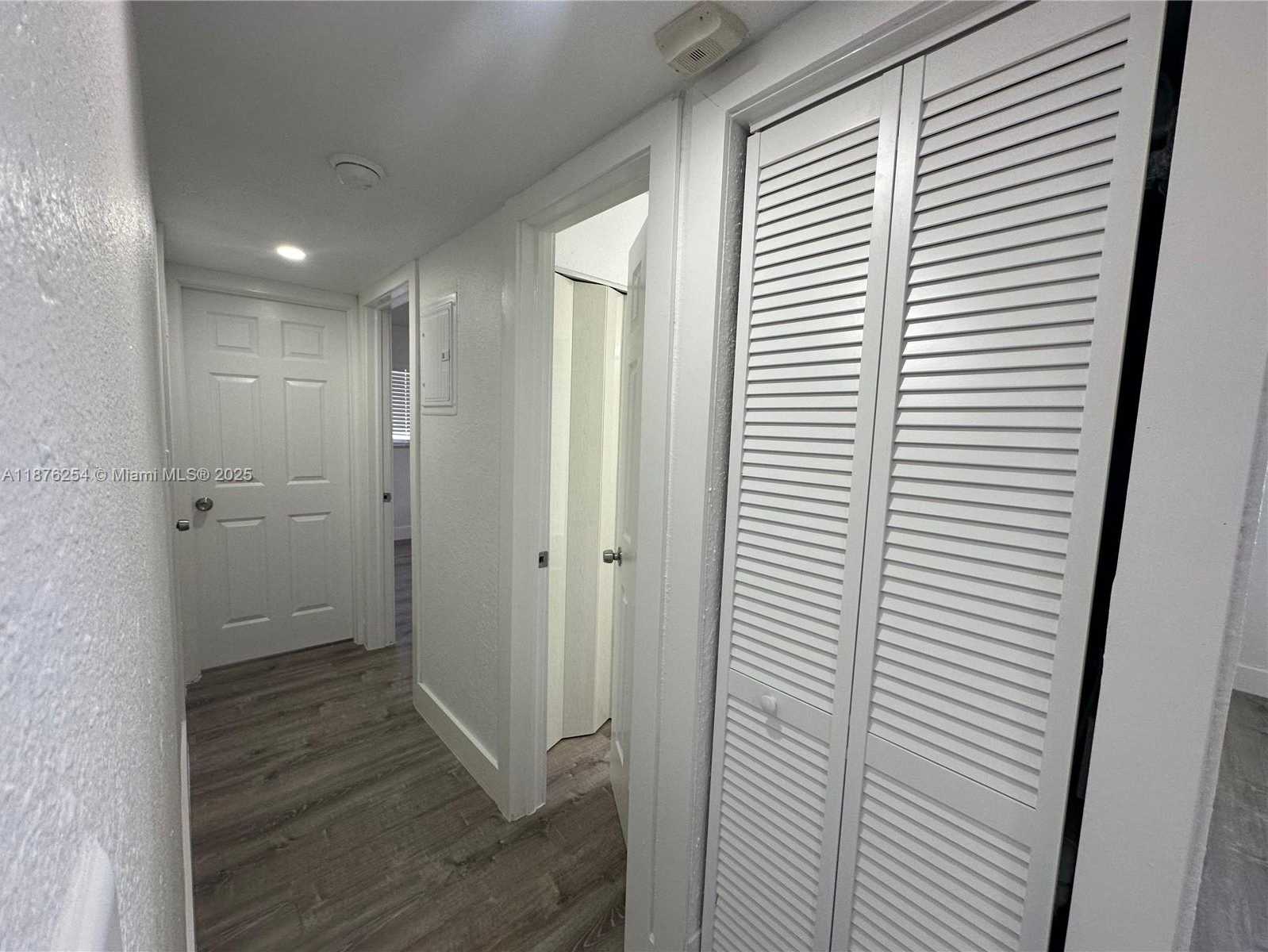 Small Image of 2843 FILLMORE ST #207, Hollywood Number 8