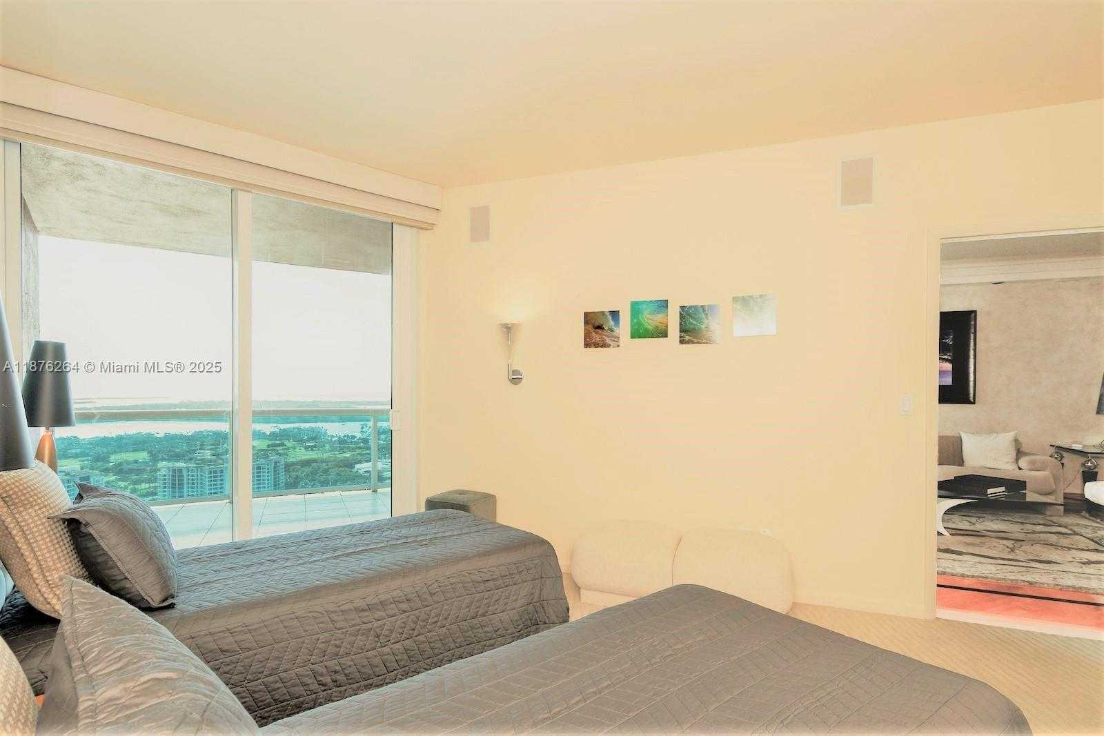 Small Image of 300 SOUTH POINTE DR #3504, Miami Beach Number 15