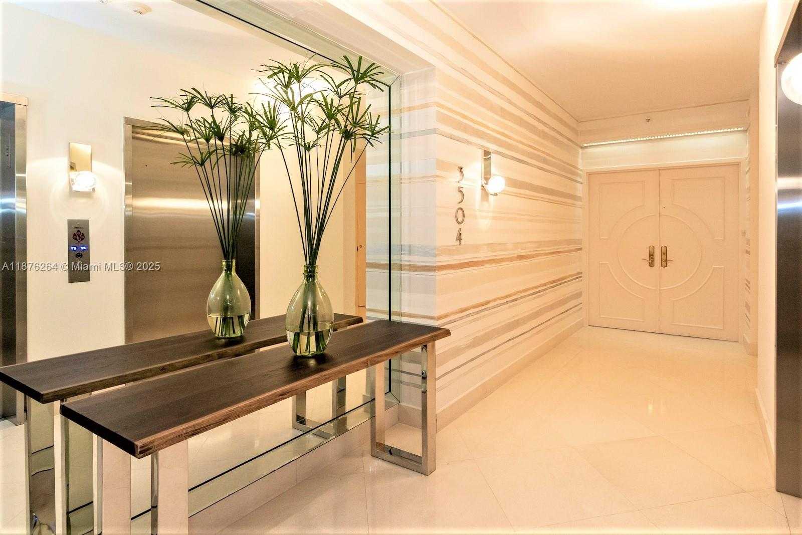 Small Image of 300 SOUTH POINTE DR #3504, Miami Beach Number 3