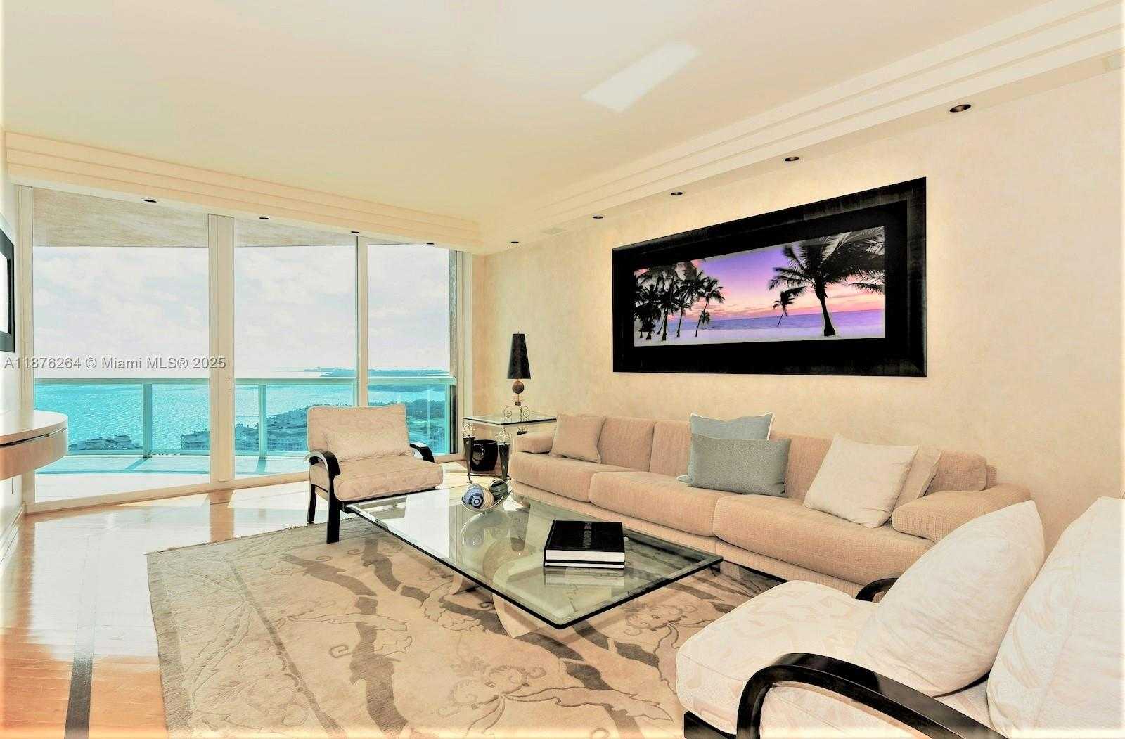 Small Image of 300 SOUTH POINTE DR #3504, Miami Beach Number 6