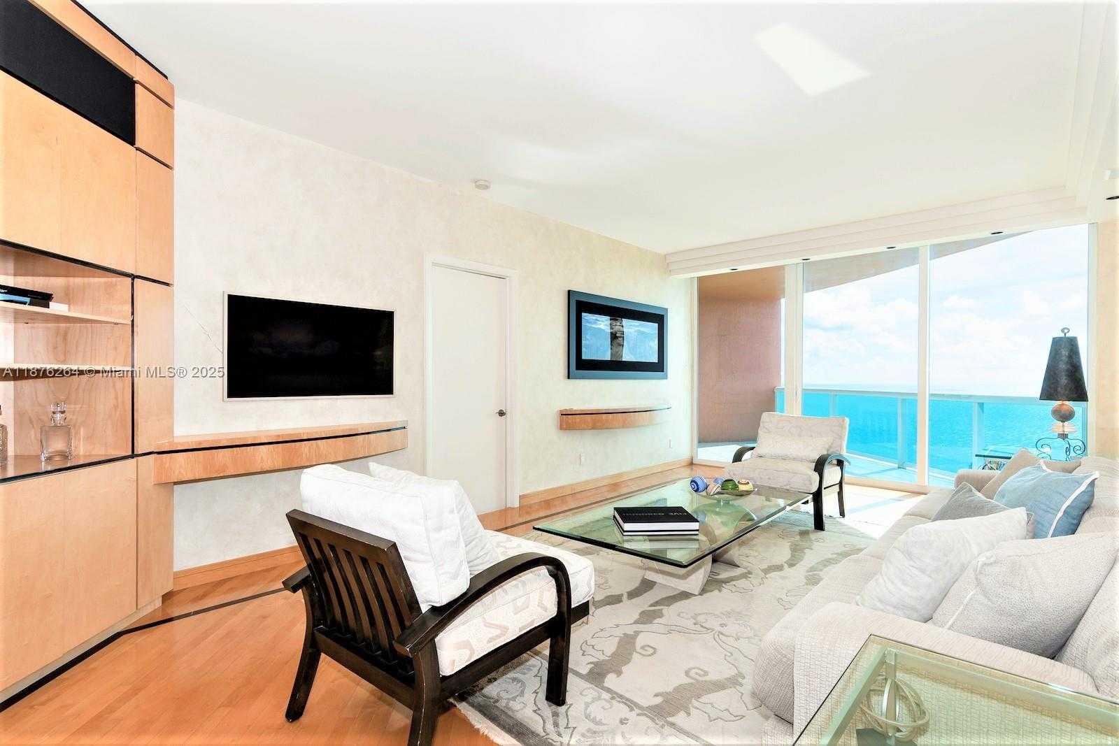 Small Image of 300 SOUTH POINTE DR #3504, Miami Beach Number 7