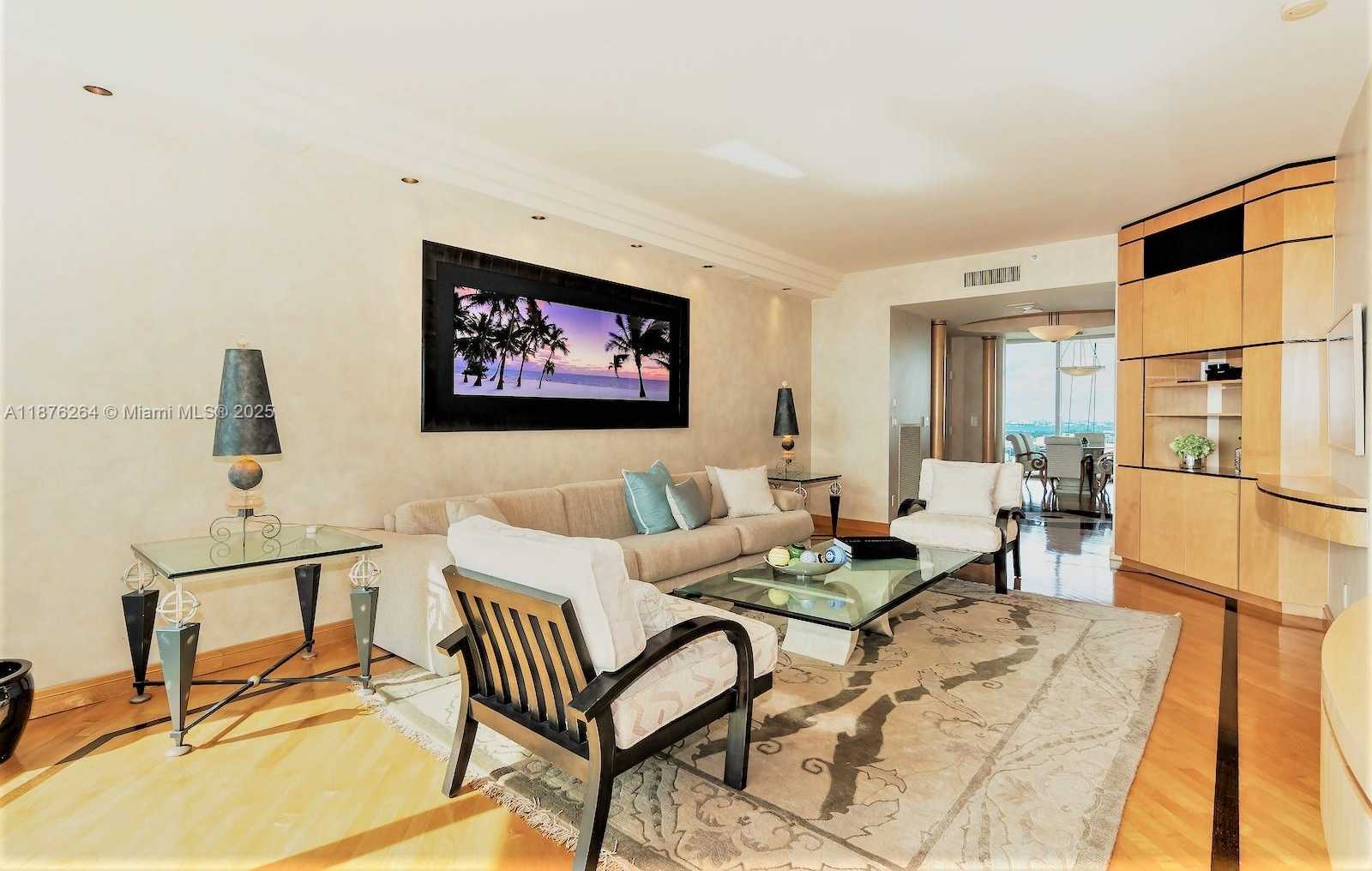 Small Image of 300 SOUTH POINTE DR #3504, Miami Beach Number 8