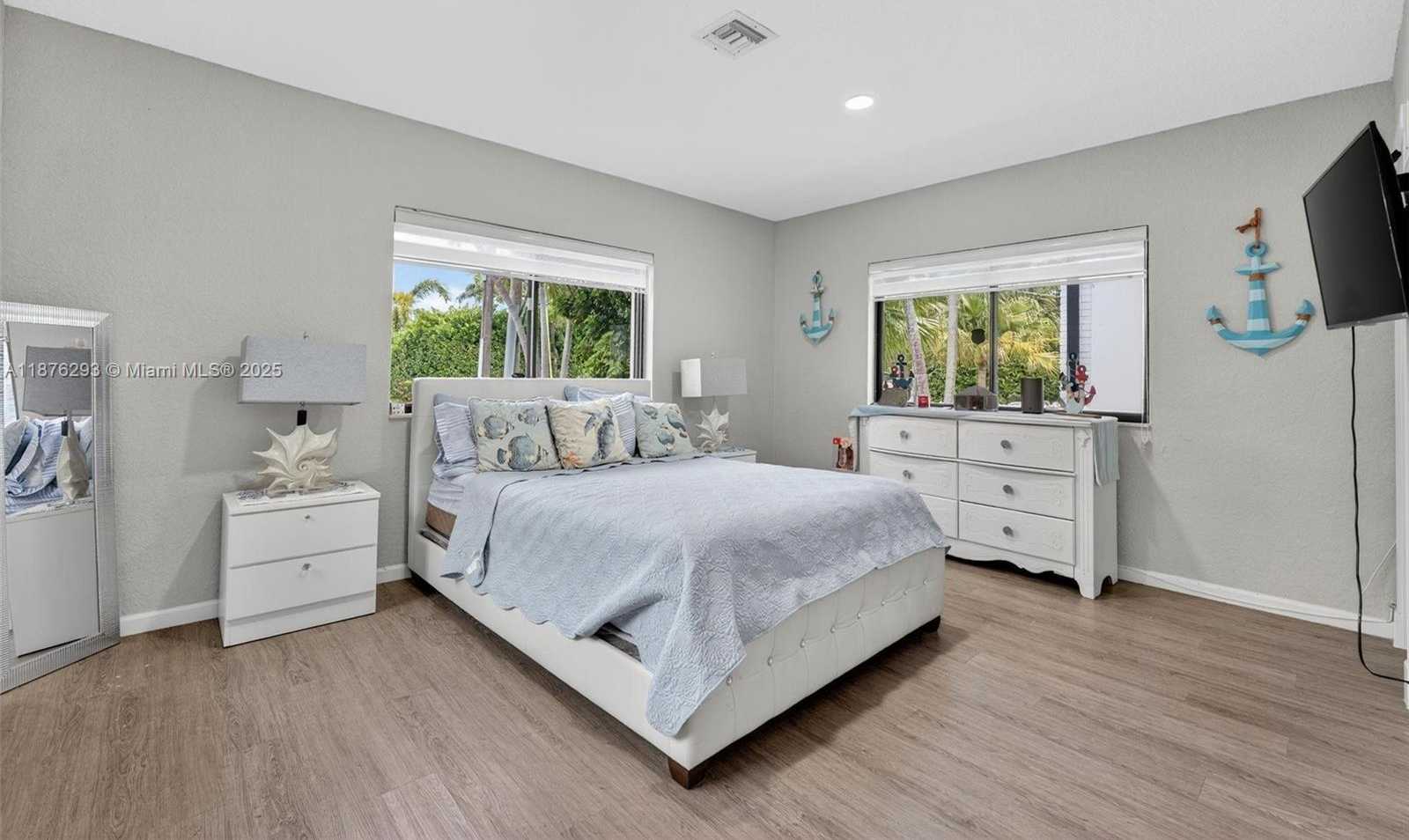 Small Image of 317 SOUTH RIVERSIDE DR, Pompano Beach Number 16
