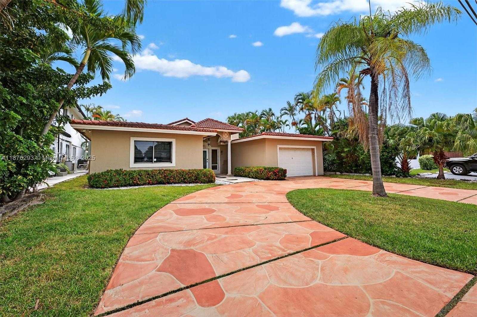 Small Image of 317 SOUTH RIVERSIDE DR, Pompano Beach Number 4