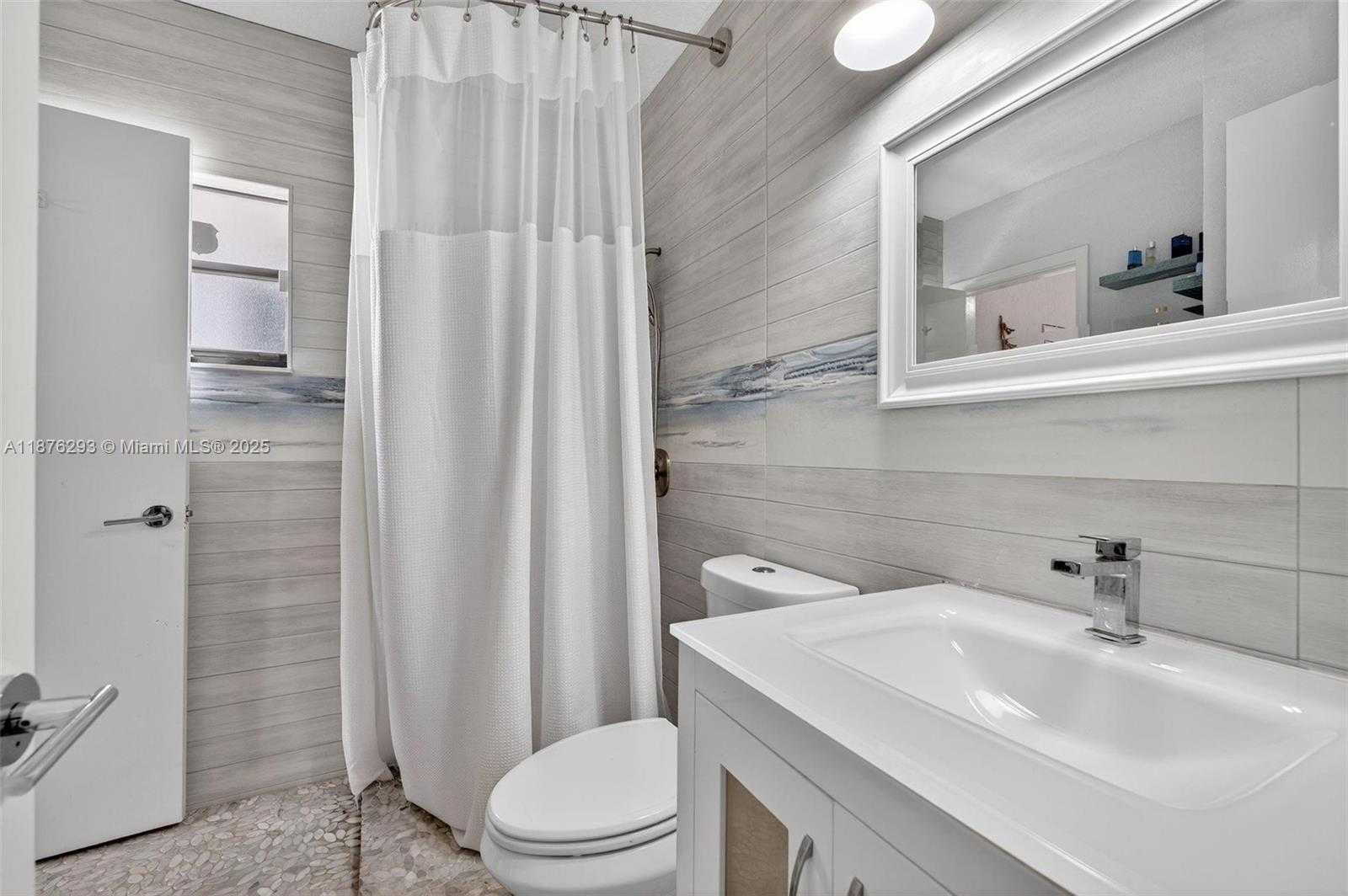 Small Image of 317 SOUTH RIVERSIDE DR, Pompano Beach Number 7