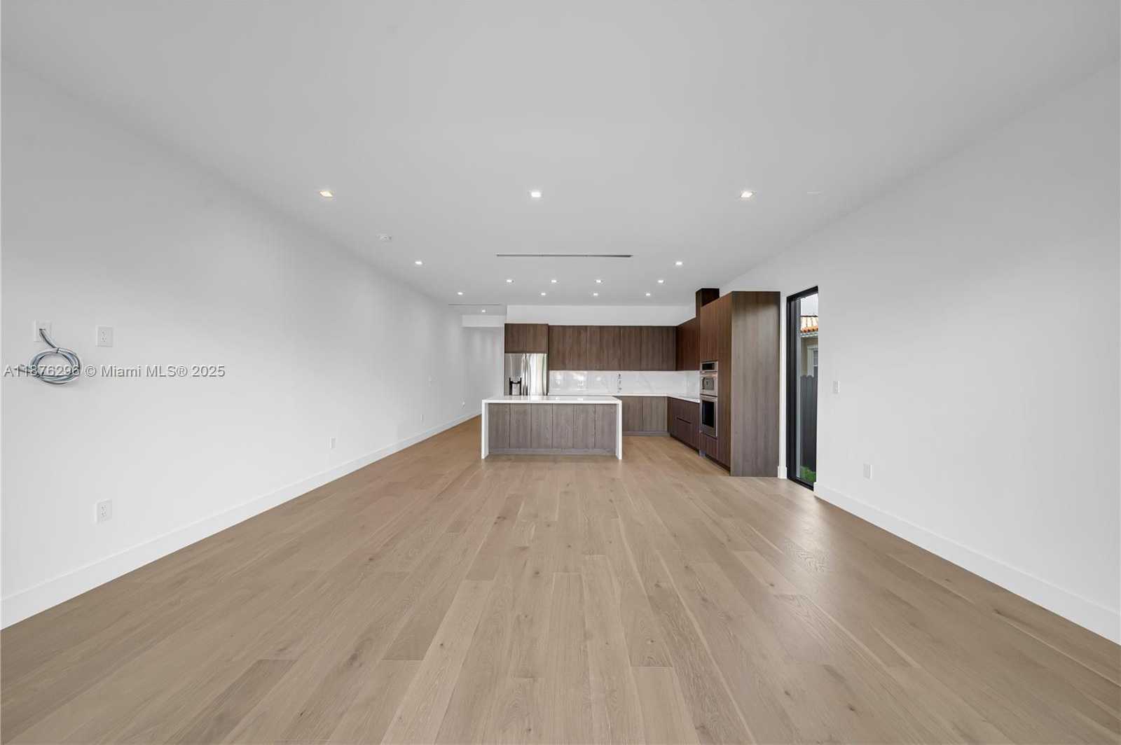 Small Image of 3327 SOUTH WEST 24TH ST #3327, Miami Number 13
