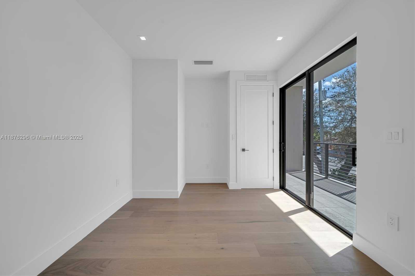 Small Image of 3327 SOUTH WEST 24TH ST #3327, Miami Number 36