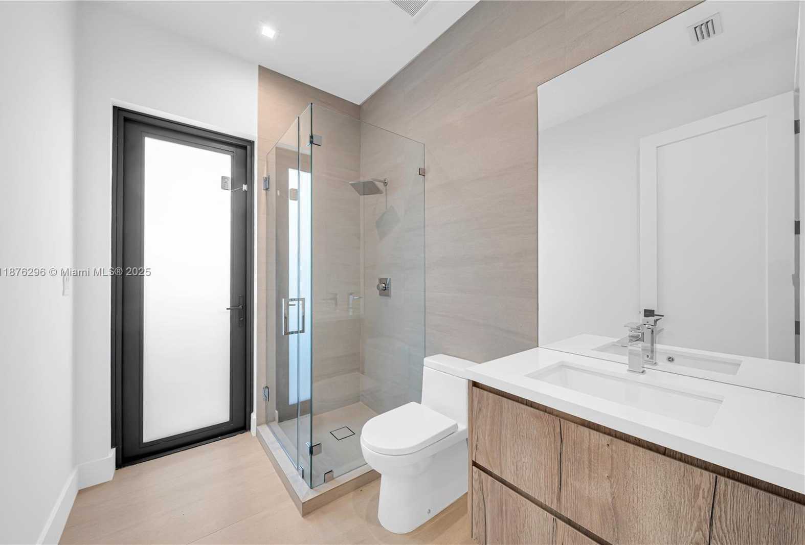 Small Image of 3327 SOUTH WEST 24TH ST #3327, Miami Number 7
