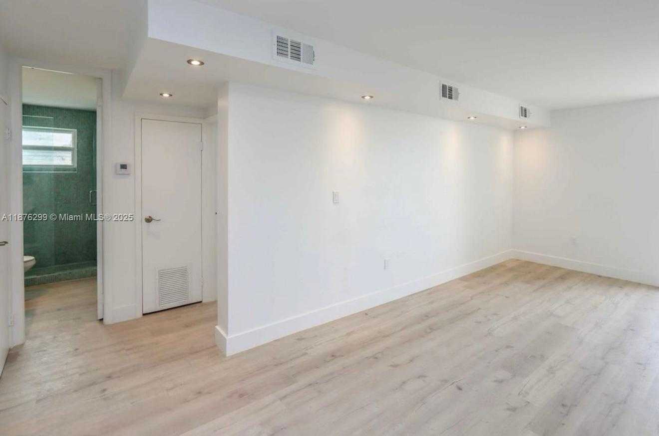 Small Image of 301 JEFFERSON AVE #3A, Miami Beach Number 8