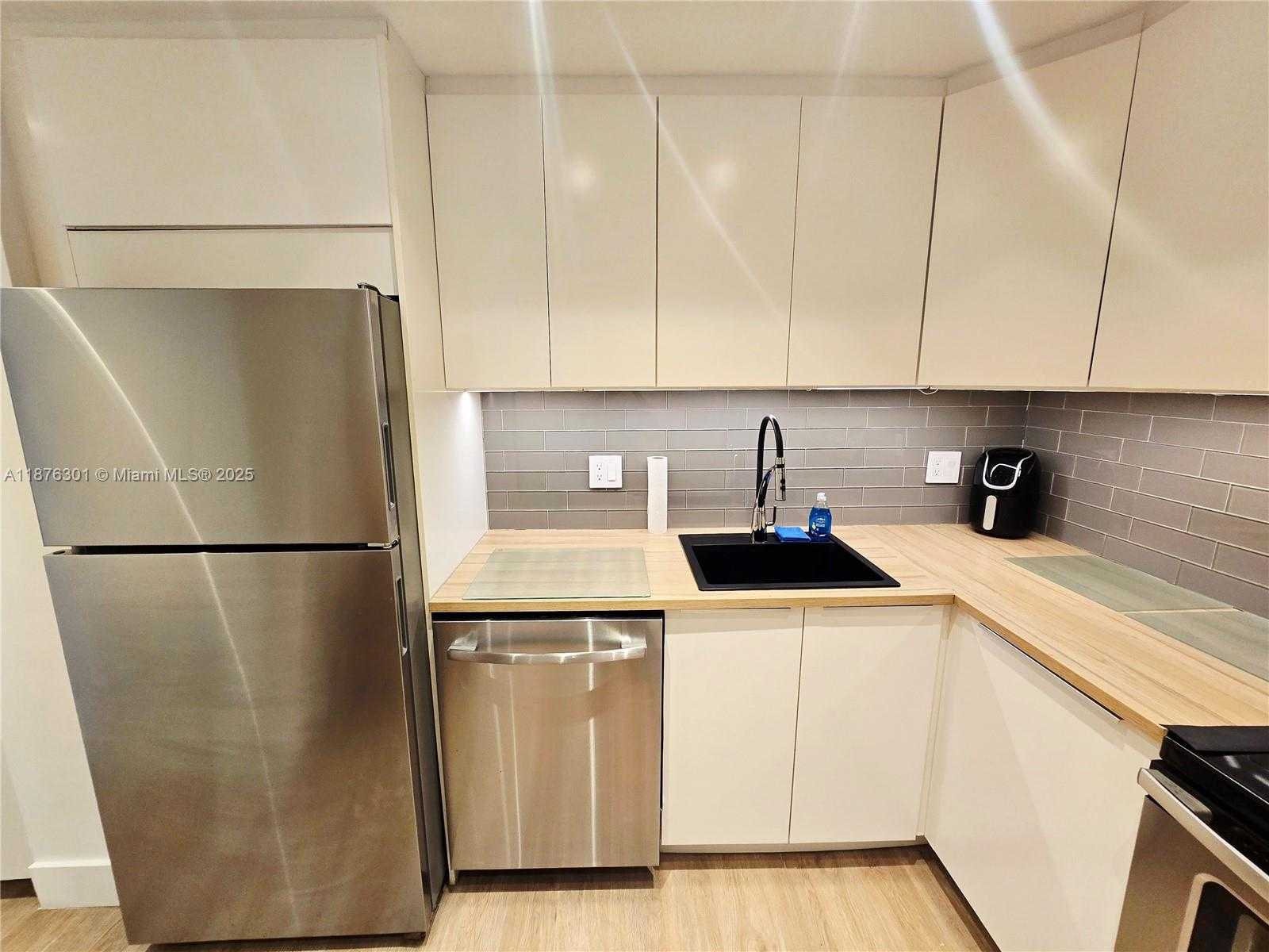 Small Image of 800 WEST AVE #618, Miami Beach Number 6