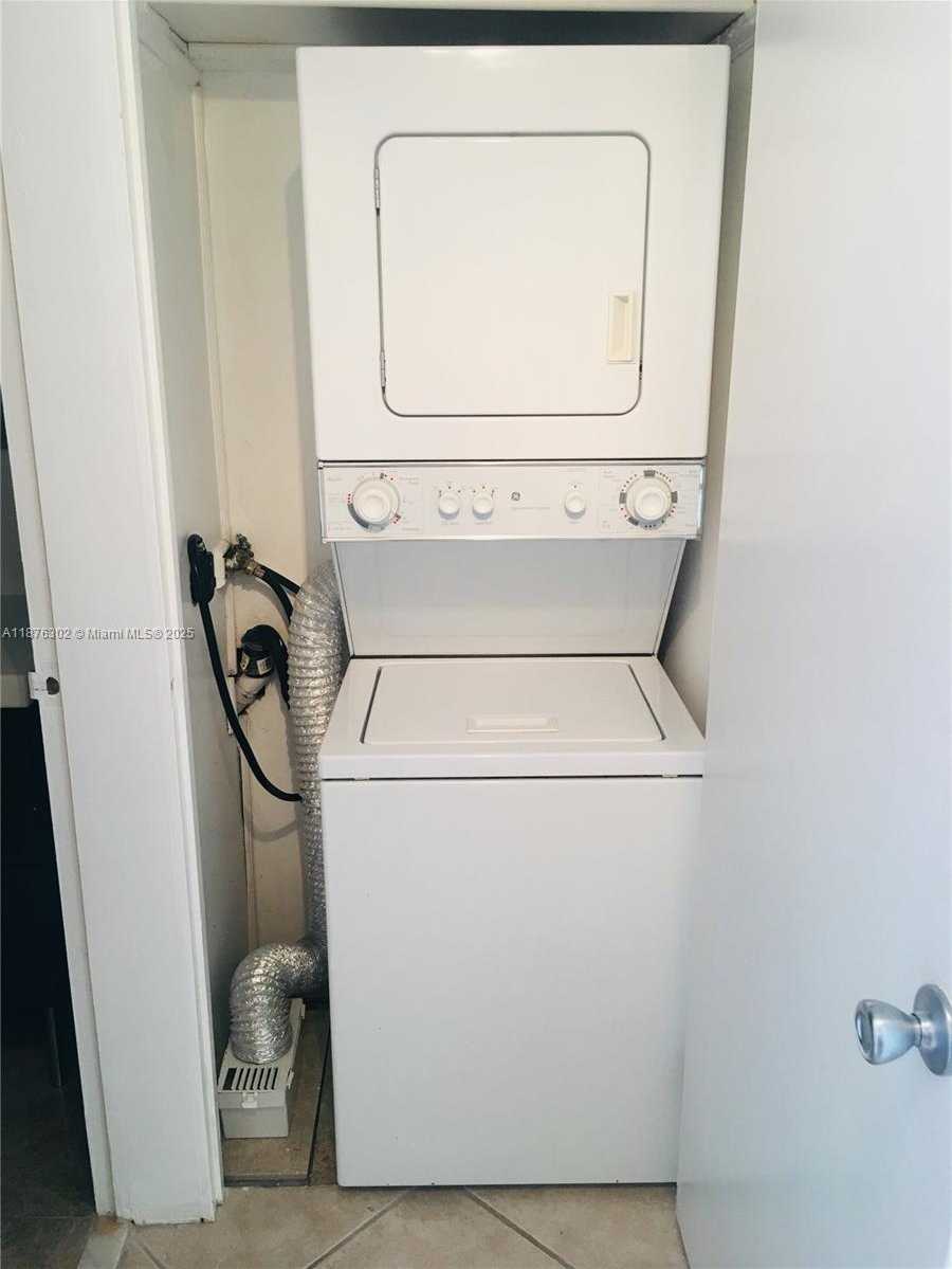 Small Image of 1408 BRICKELL BAY DR #912, Miami Number 21