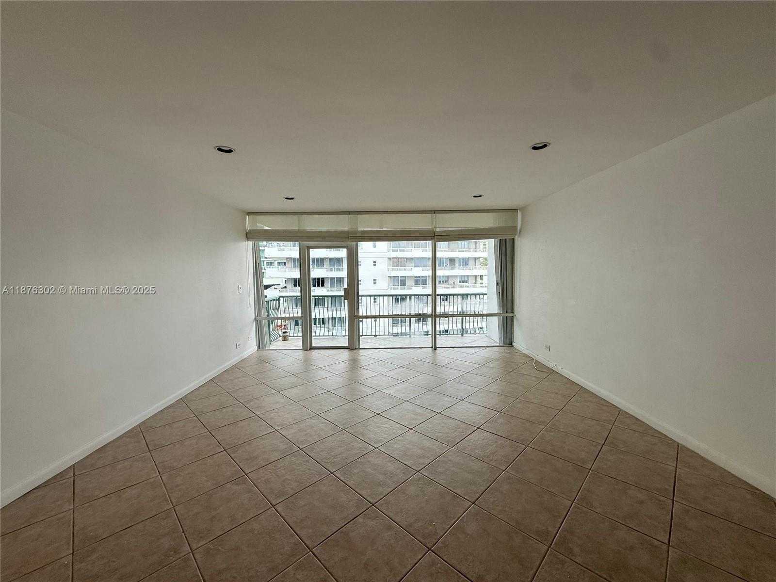 Small Image of 1408 BRICKELL BAY DR #912, Miami Number 27