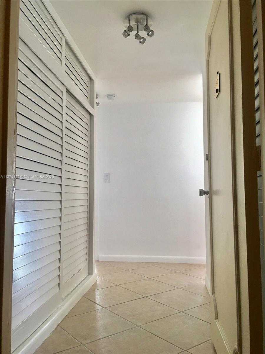 Small Image of 1408 BRICKELL BAY DR #912, Miami Number 8