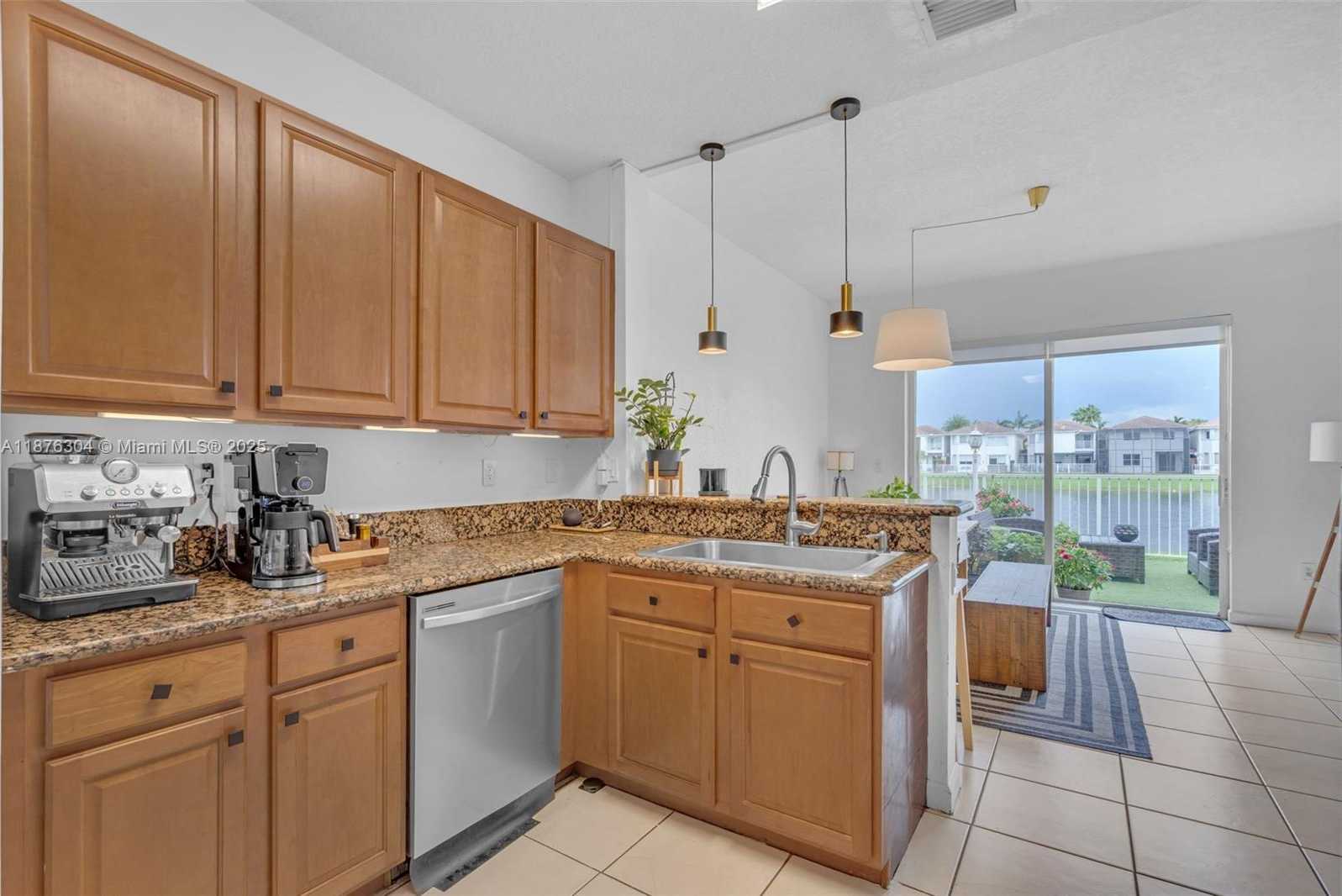 Small Image of 11451 NORTH WEST 68TH TER #11451, Doral Number 15